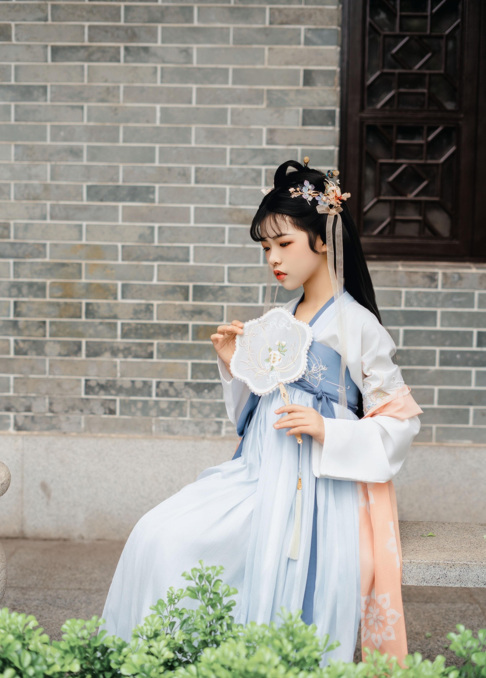 丹丹 – 《穿汉服的小女孩》[16P]