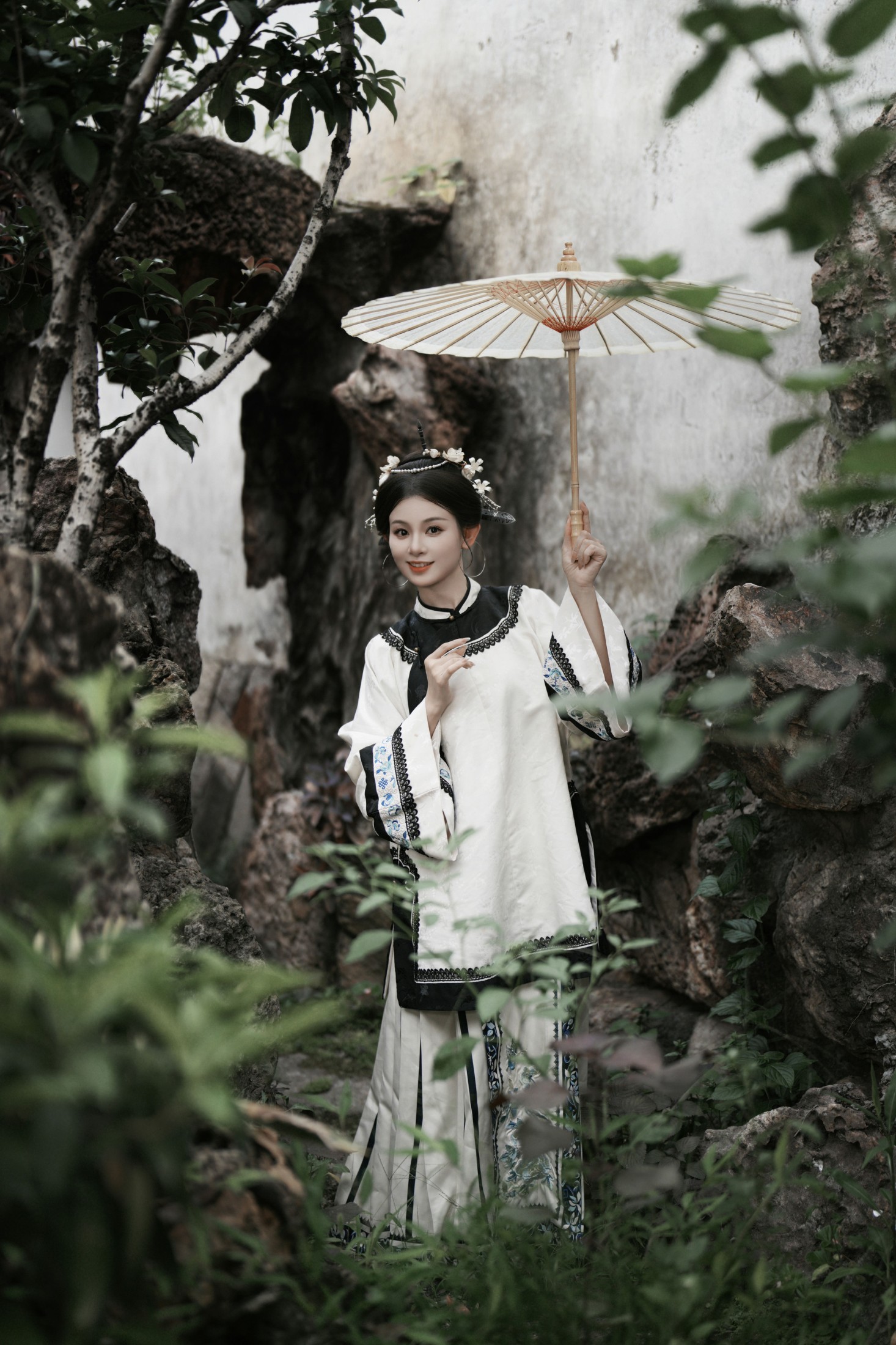 洛宁-唐 – 《三把刀人像拍摄（黑白双煞）》[27P]