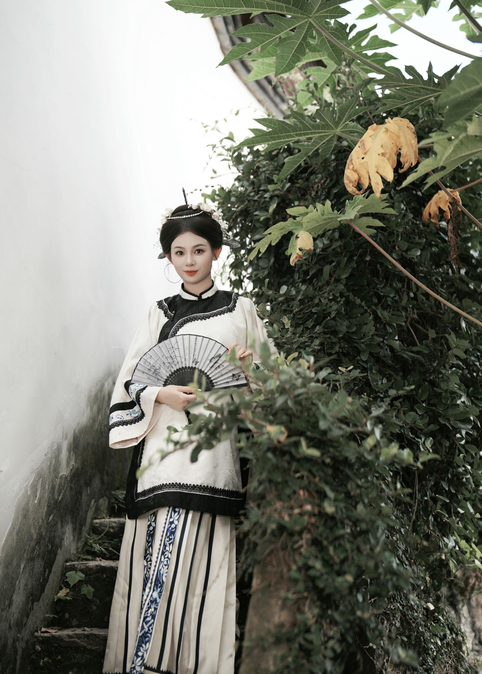 洛宁-唐 – 《三把刀人像拍摄（黑白双煞）》[27P]