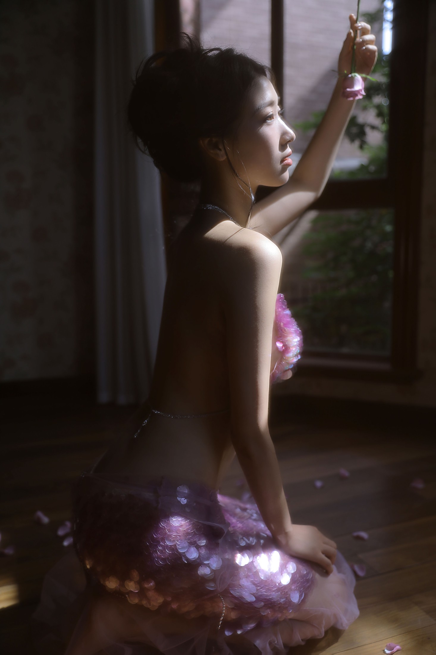 鹿尾儿儿 – 《紫》[13P]