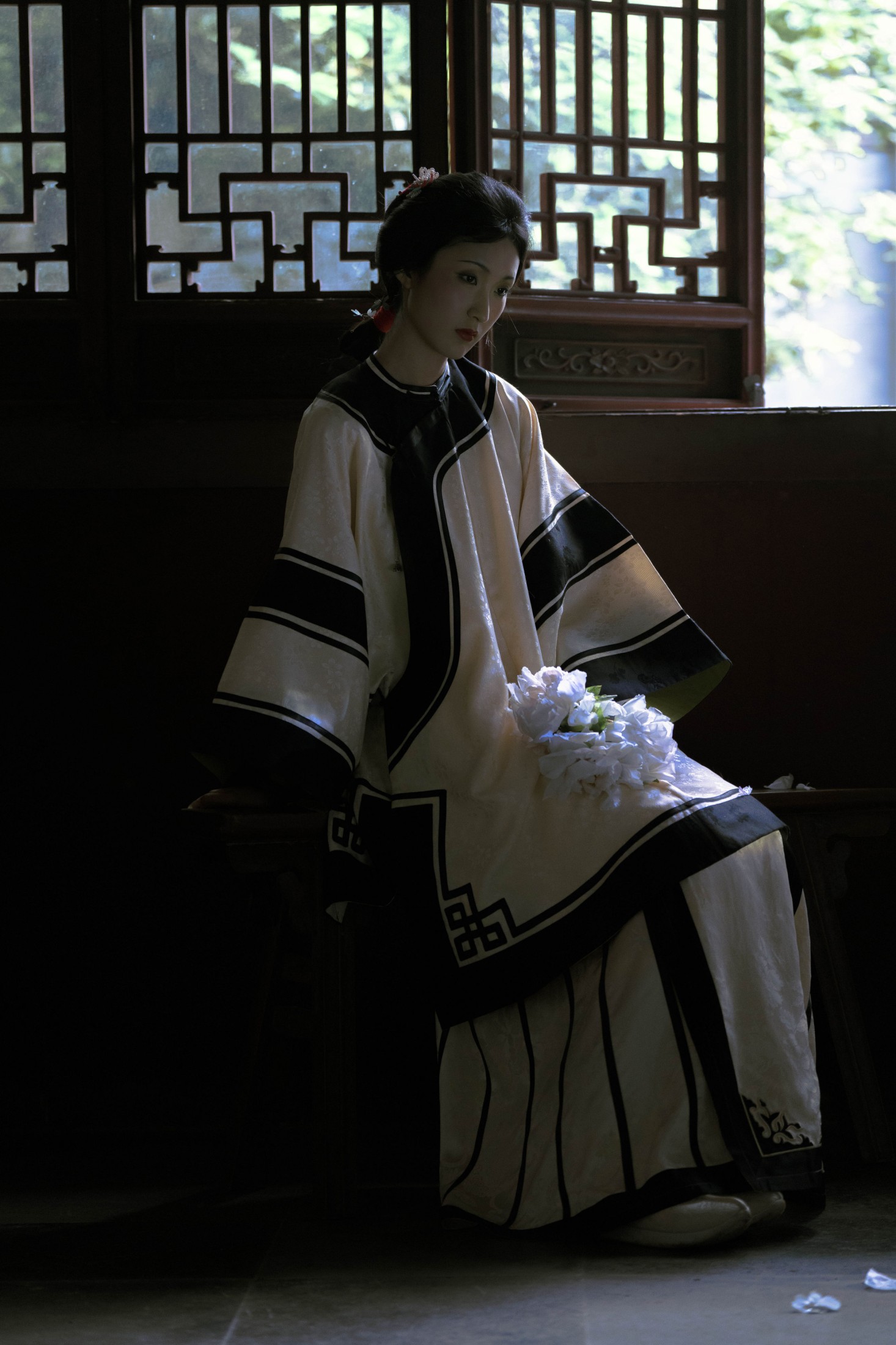 荷里寒 – 《枯寂人生》[28P]