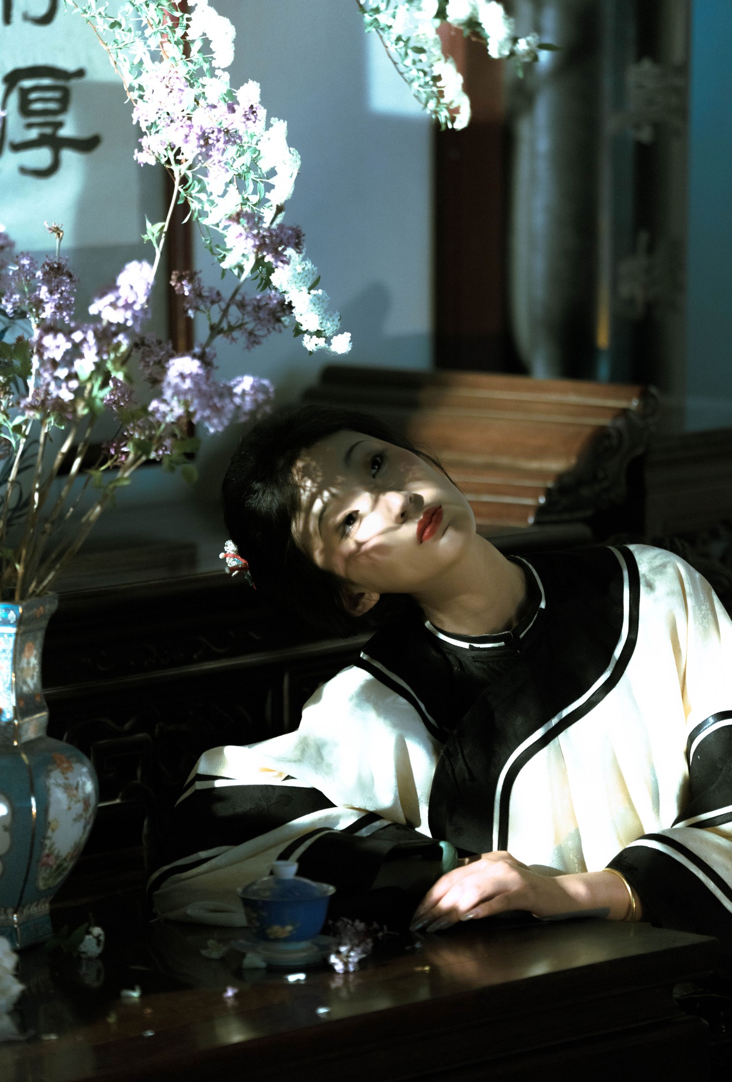 荷里寒 – 《枯寂人生》[28P]