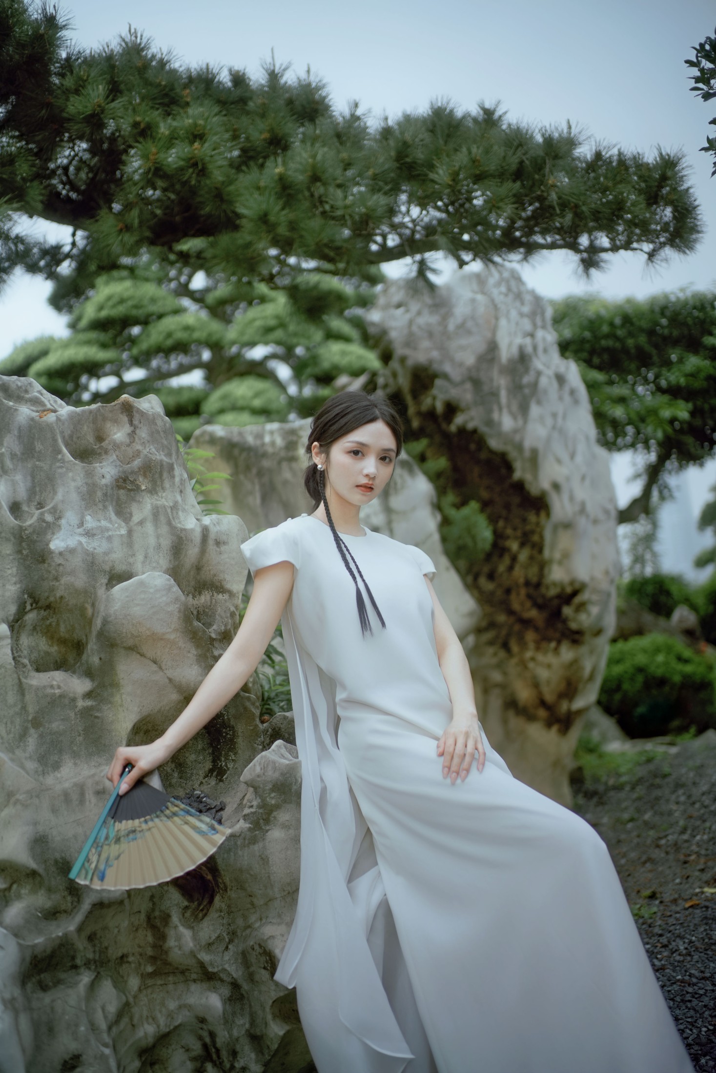 雨文 – 《白裙映园，锦鲤伴仙踪》[32P]