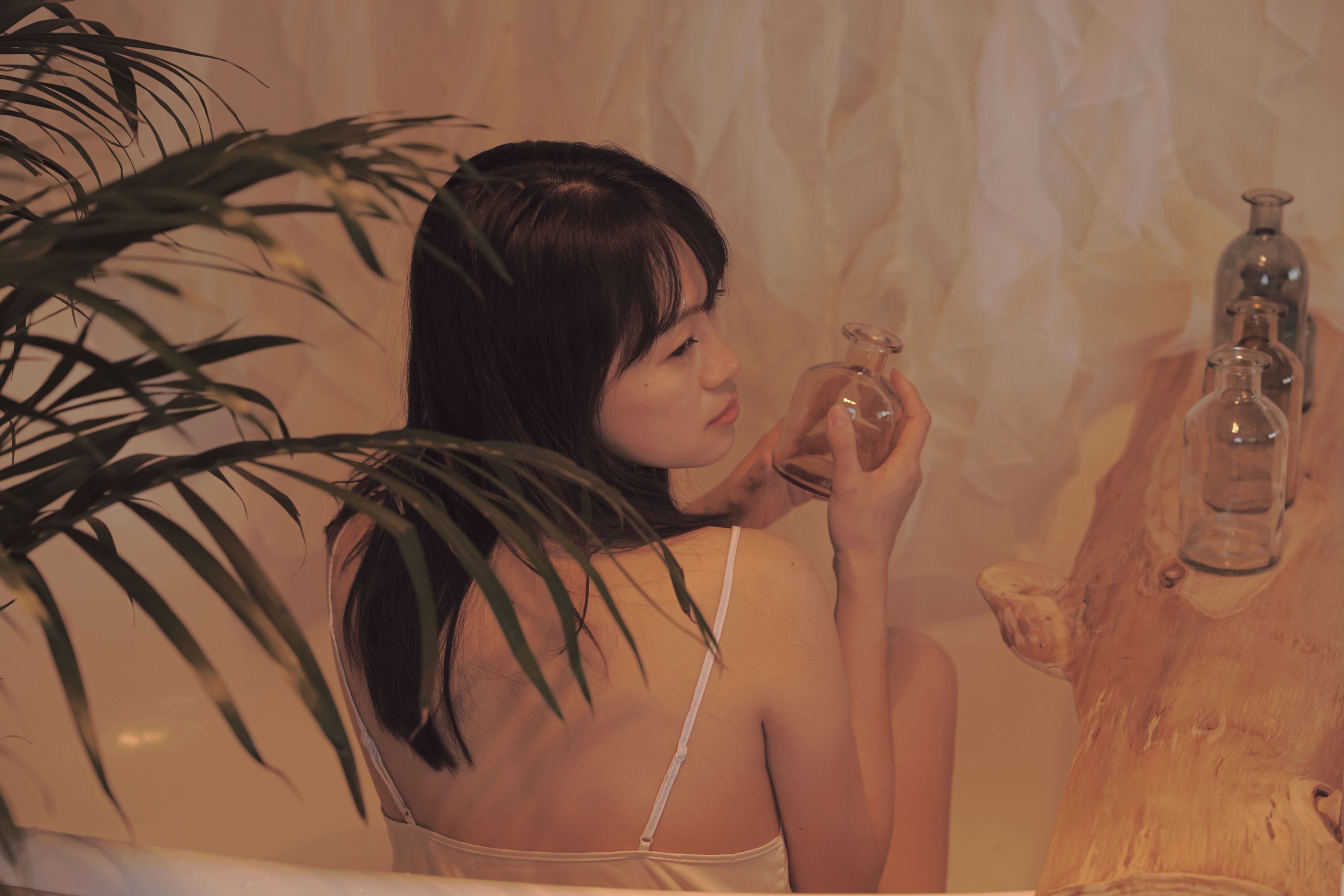 莉莉安 – 《一颗苹果》[18P]