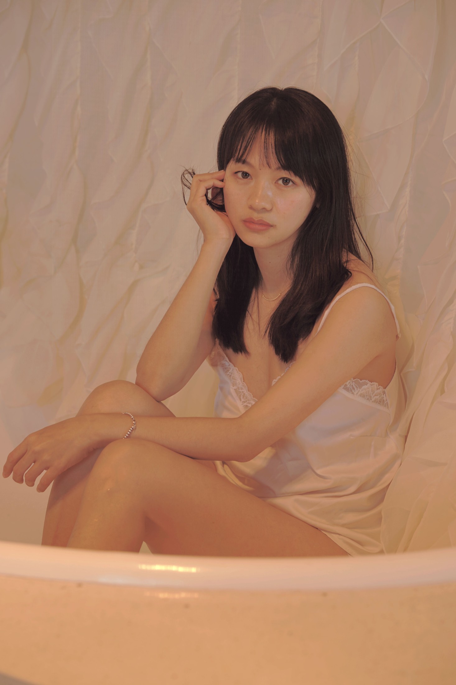 莉莉安 – 《一颗苹果》[18P]