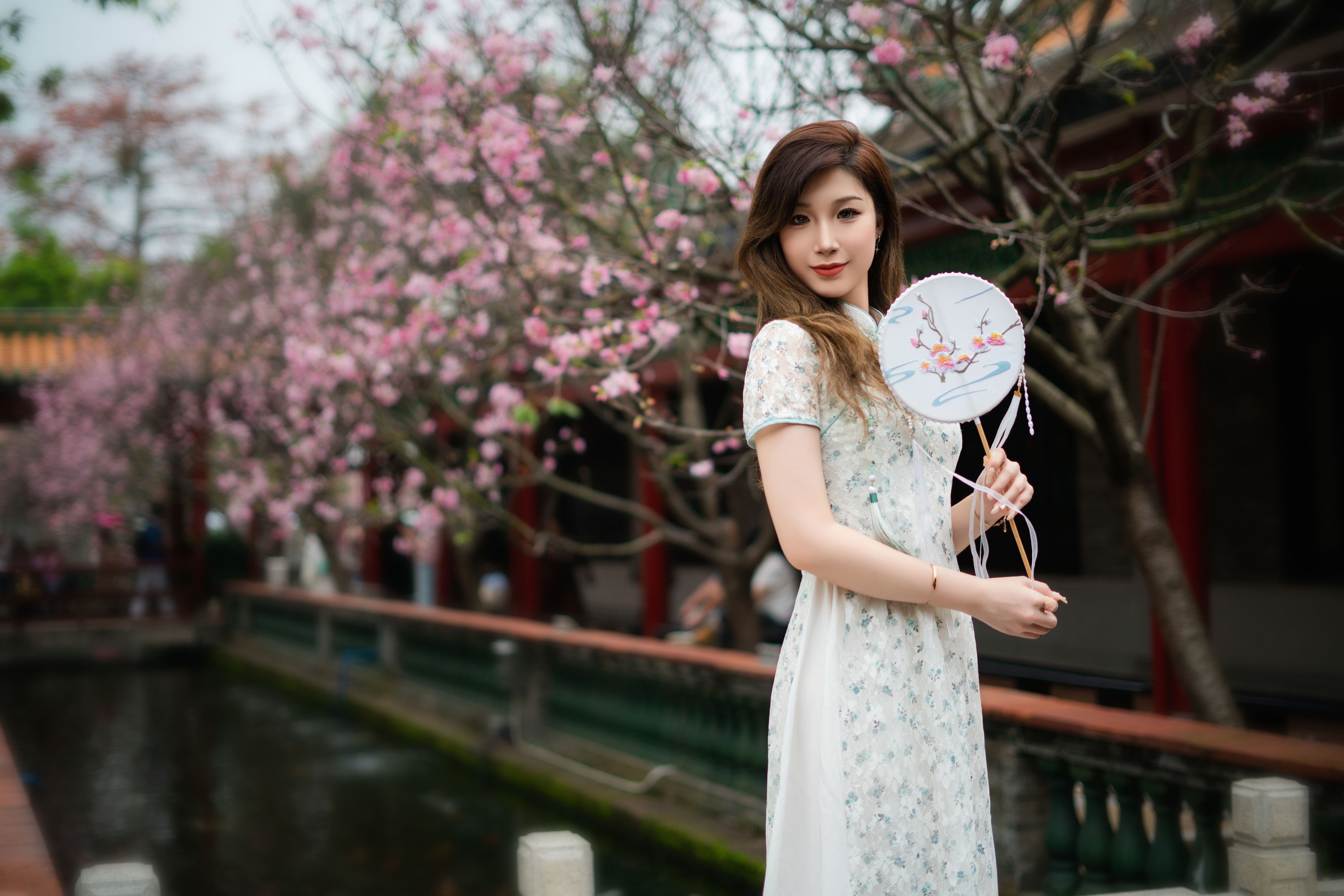 辣鼻小新 – 《旗袍美女》[15P]