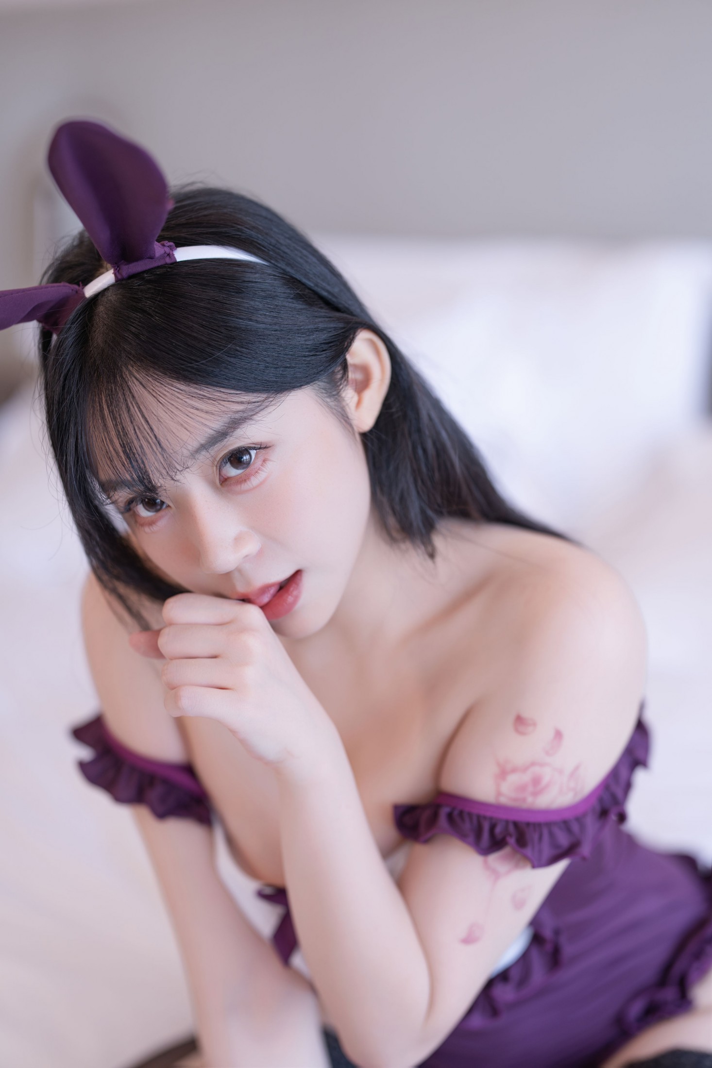 一元同学Jodie – 《紫调兔耳，邂逅温柔》[57P]