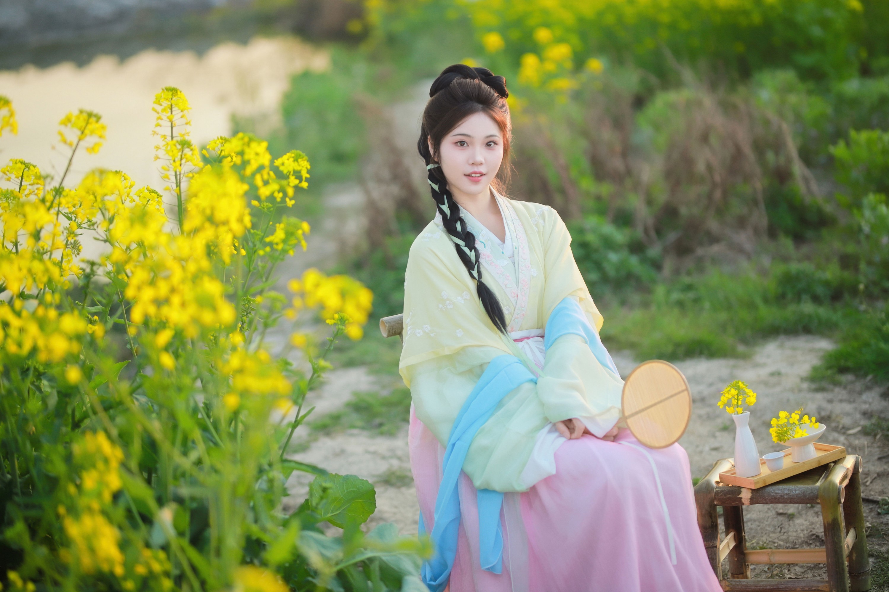 今天要去化妆玲 – 《油菜花与少女》[13P]