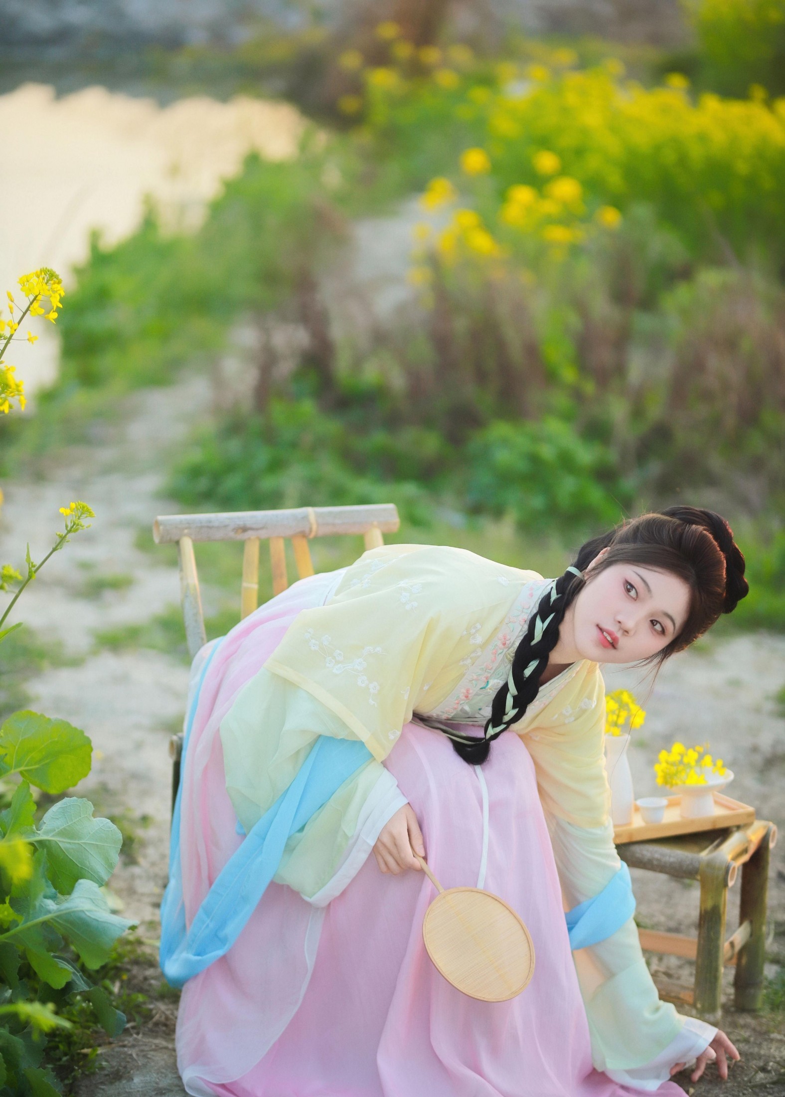 今天要去化妆玲 – 《油菜花与少女》[13P]