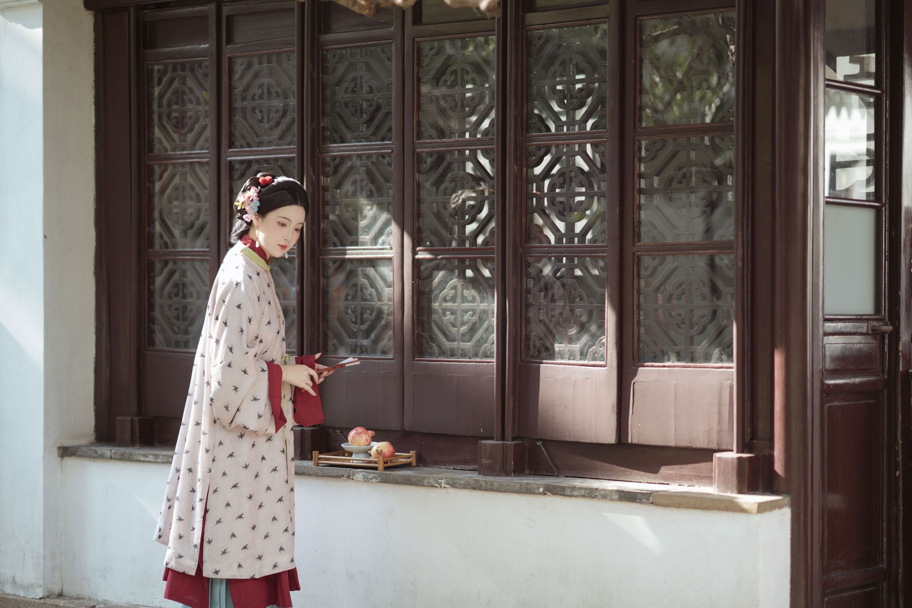 我是金儿呀 – 《榴花开欲然》[22P]