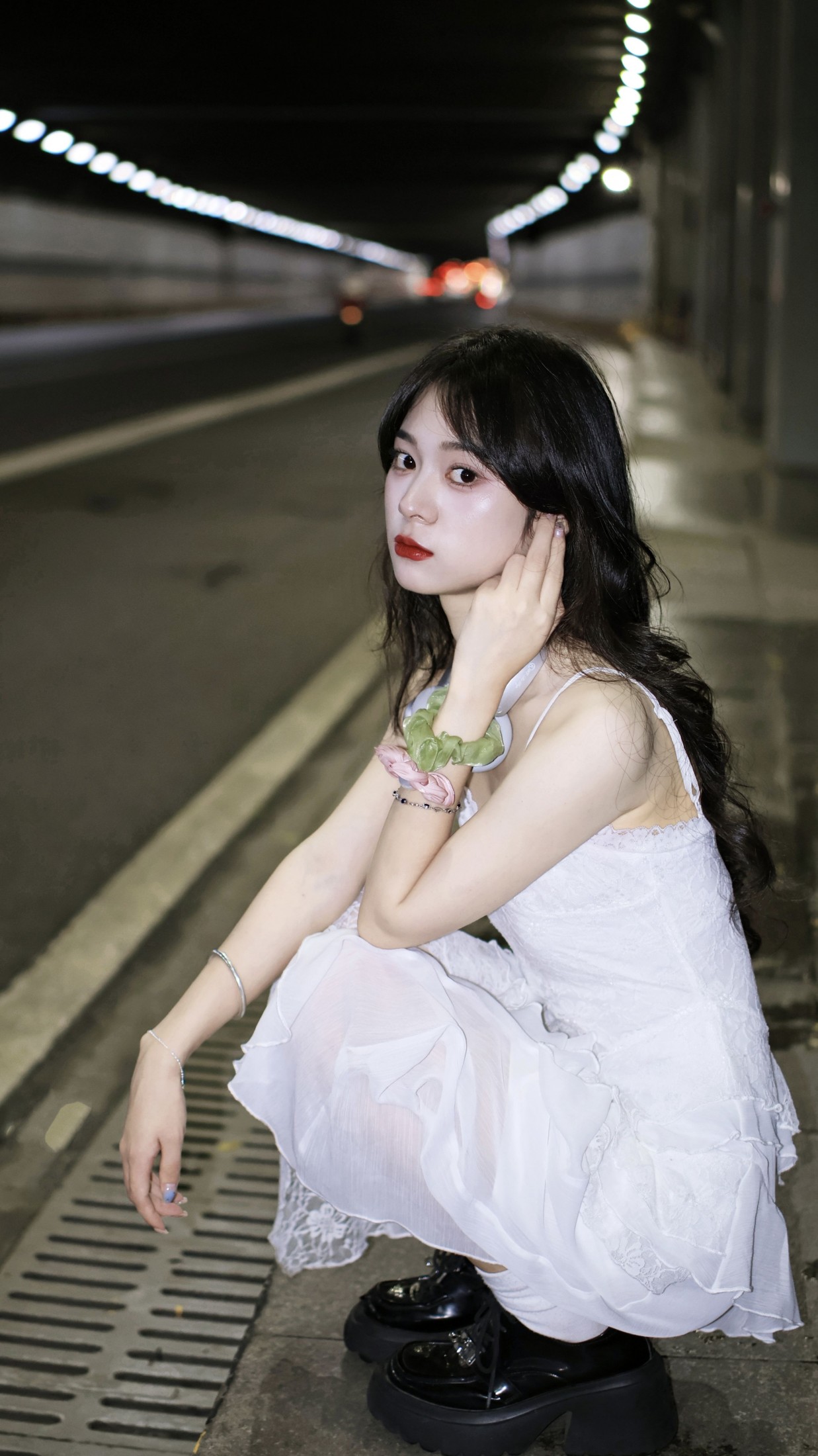 雪雪2233 – 《隧道夜景》[15P]