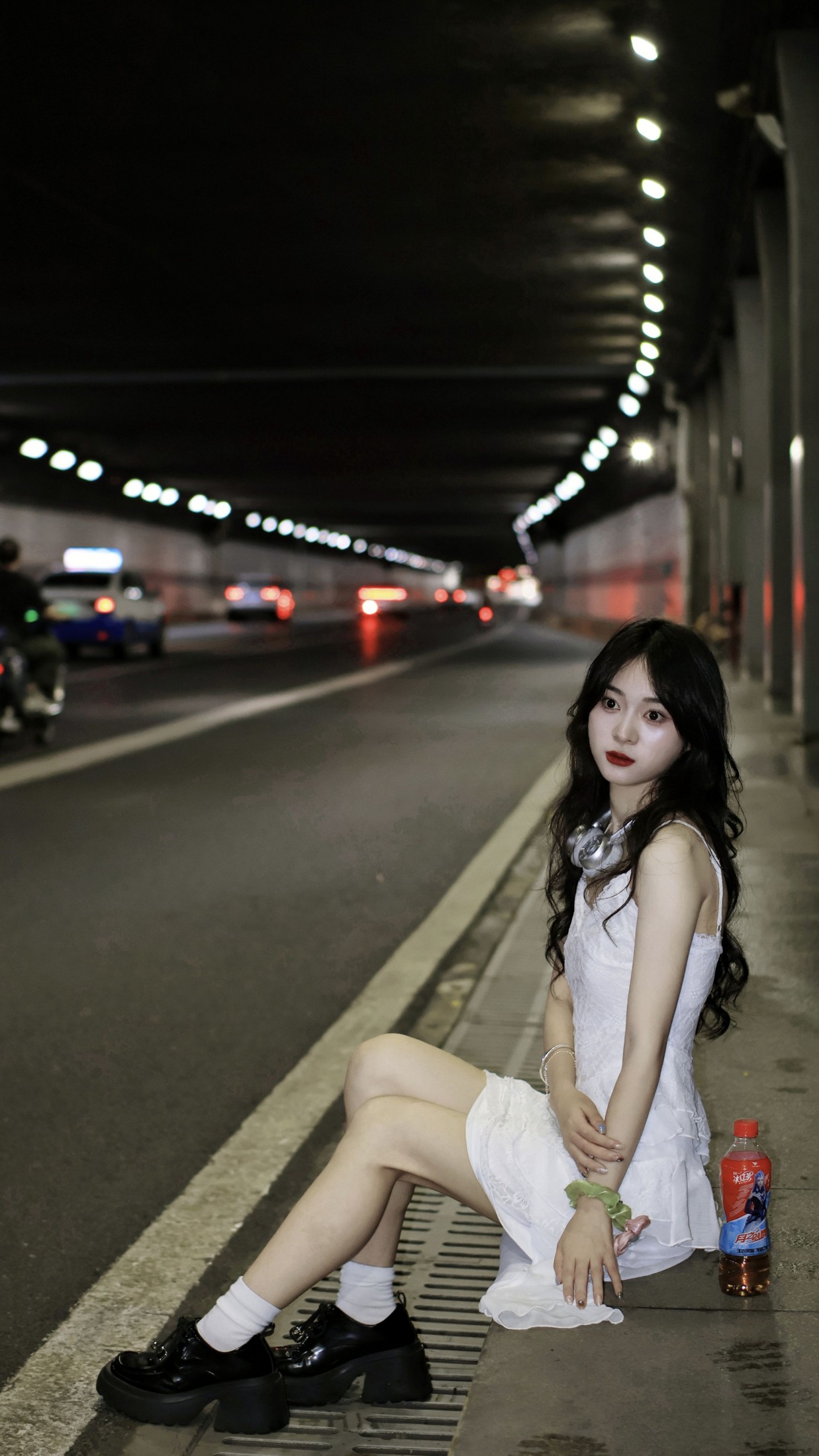 雪雪2233 – 《隧道夜景》[15P]