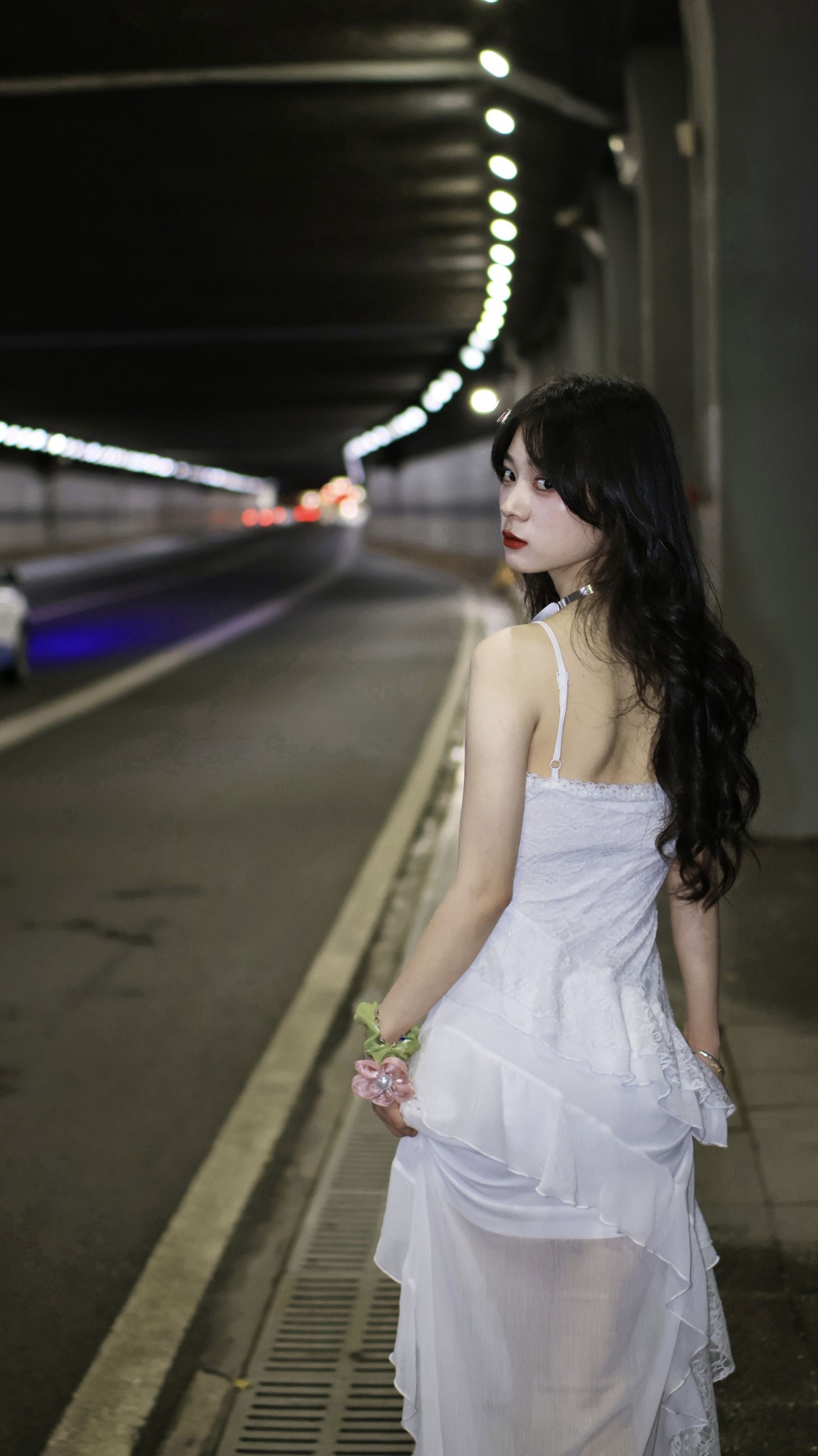 雪雪2233 – 《隧道夜景》[15P]