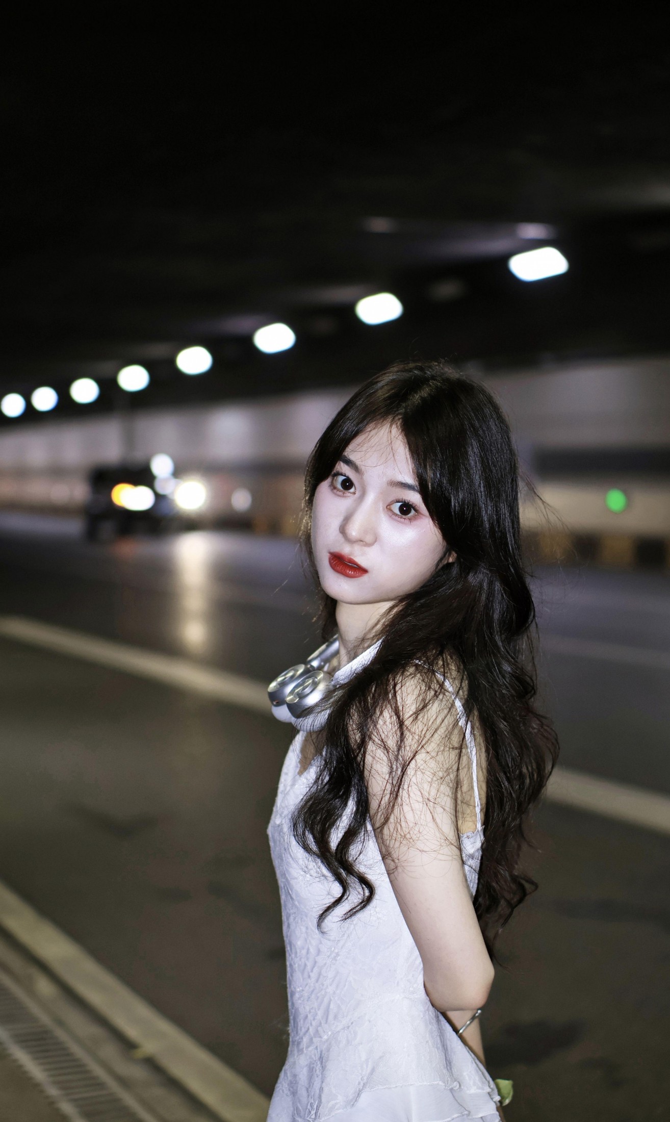 雪雪2233 – 《隧道夜景》[15P]