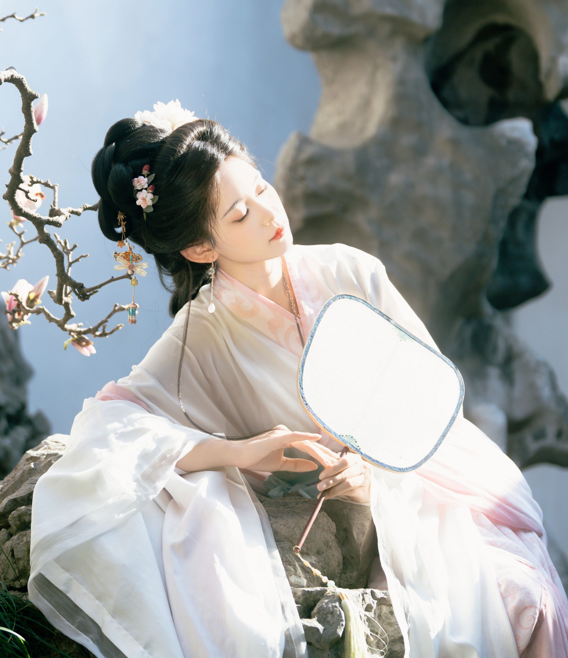 甜心芽芽 – 《二乔玉兰 | “梦里不知身是客”》[15P]