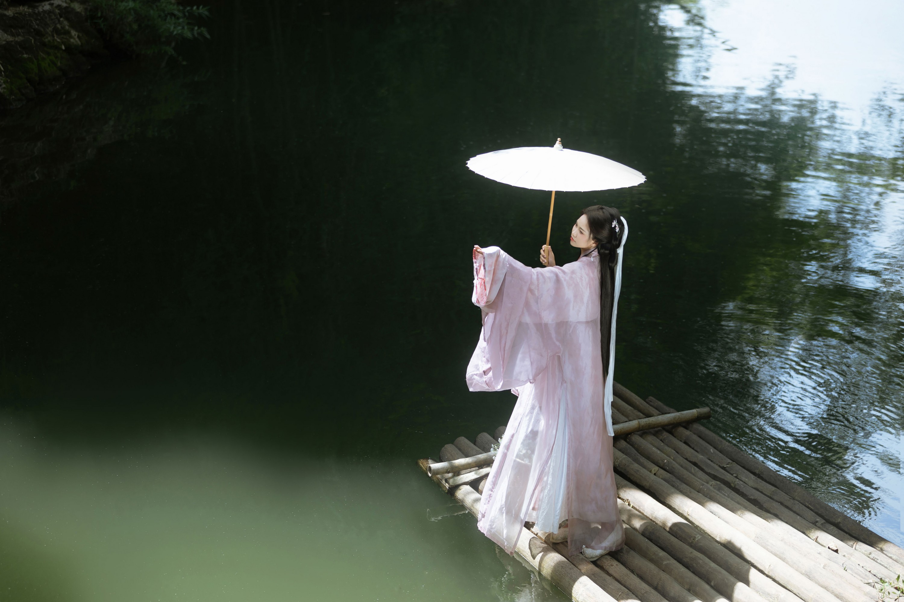 洁洁 – 《山水之间》[22P]