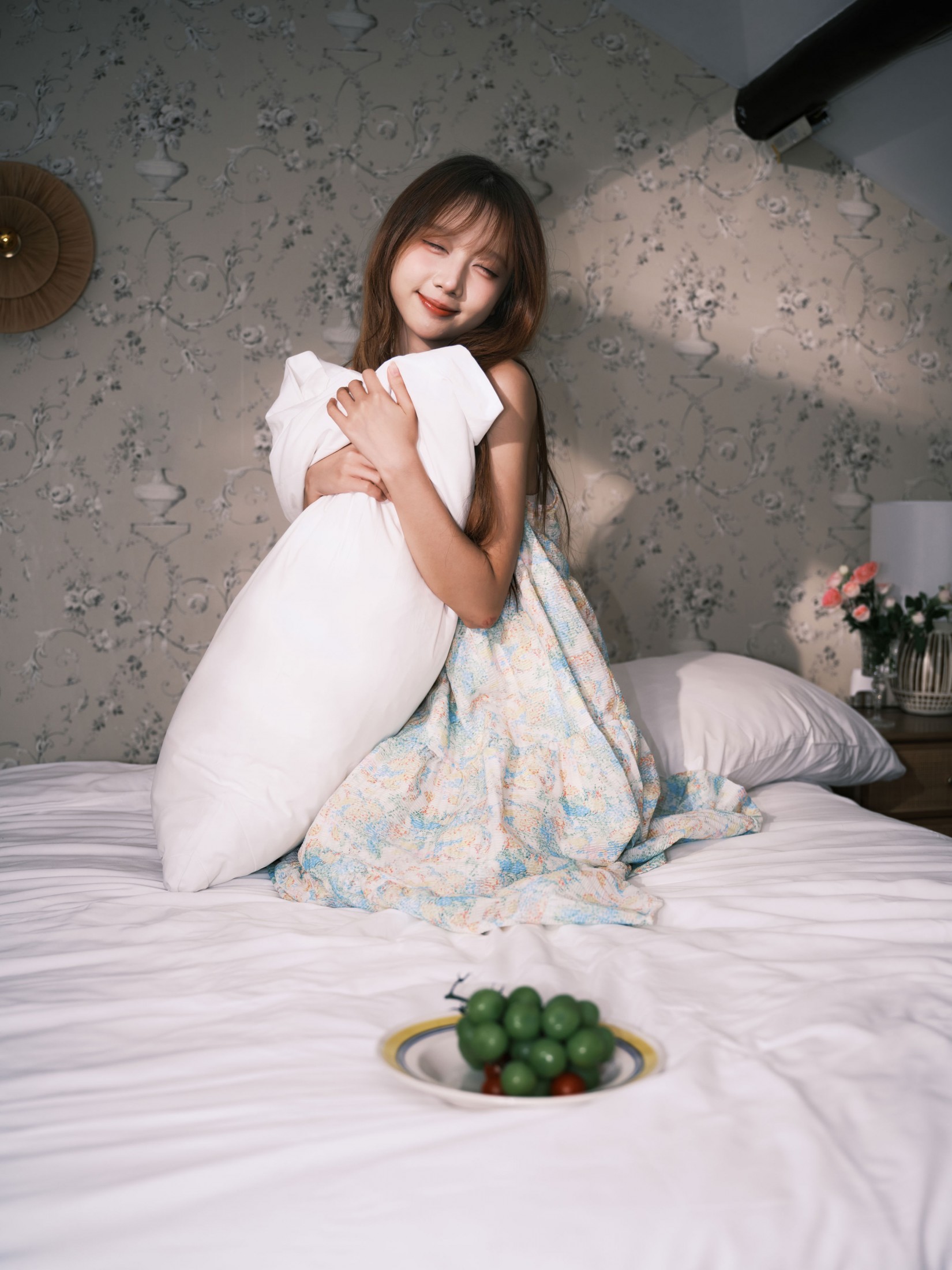 醒醒 – 《起床梳洗的阁楼少女》[25P]