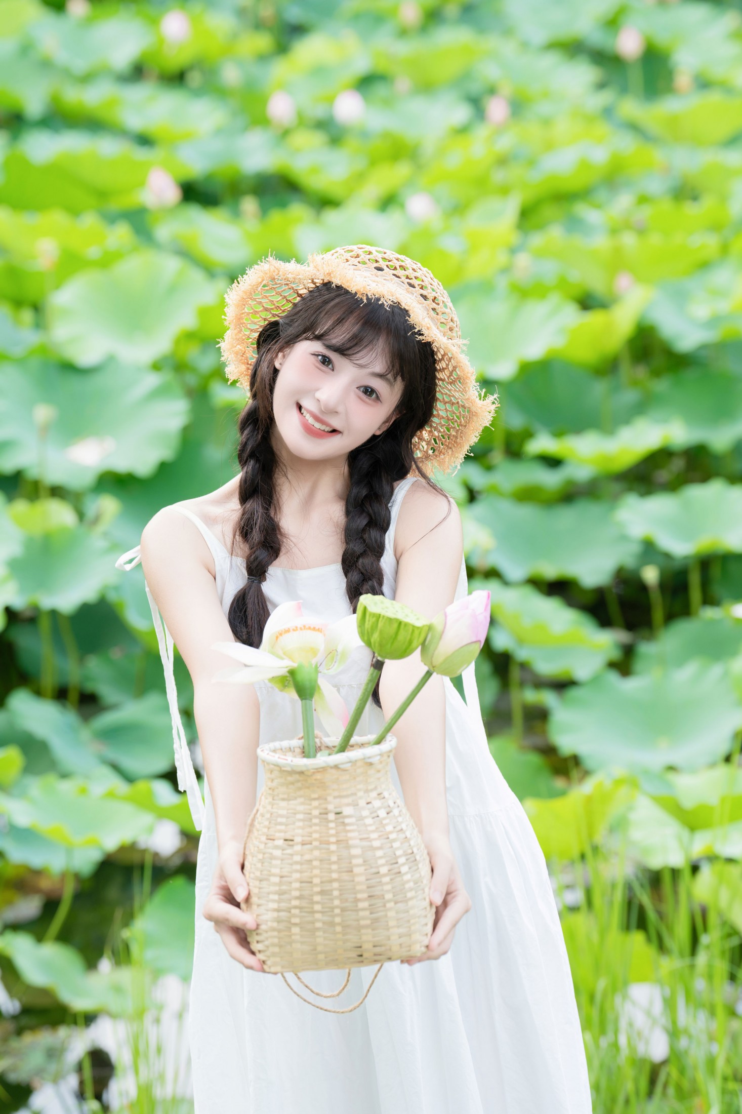 夏芋小年 – 《荷塘》[27P]