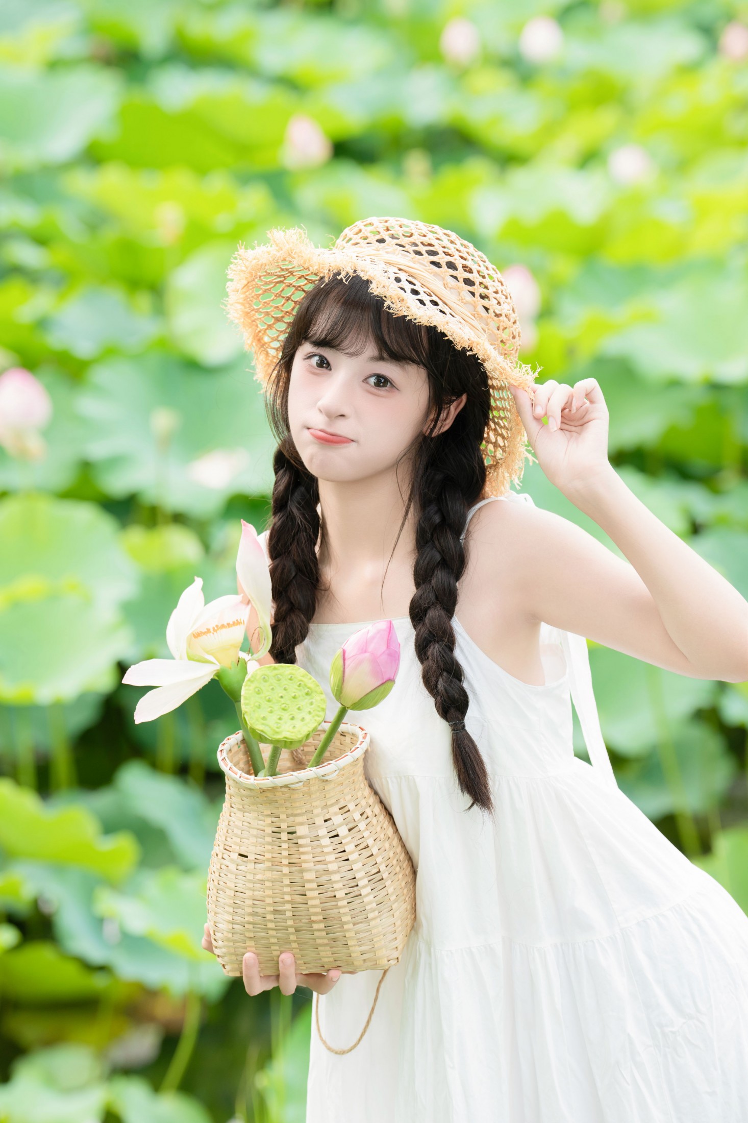 夏芋小年 – 《荷塘》[27P]