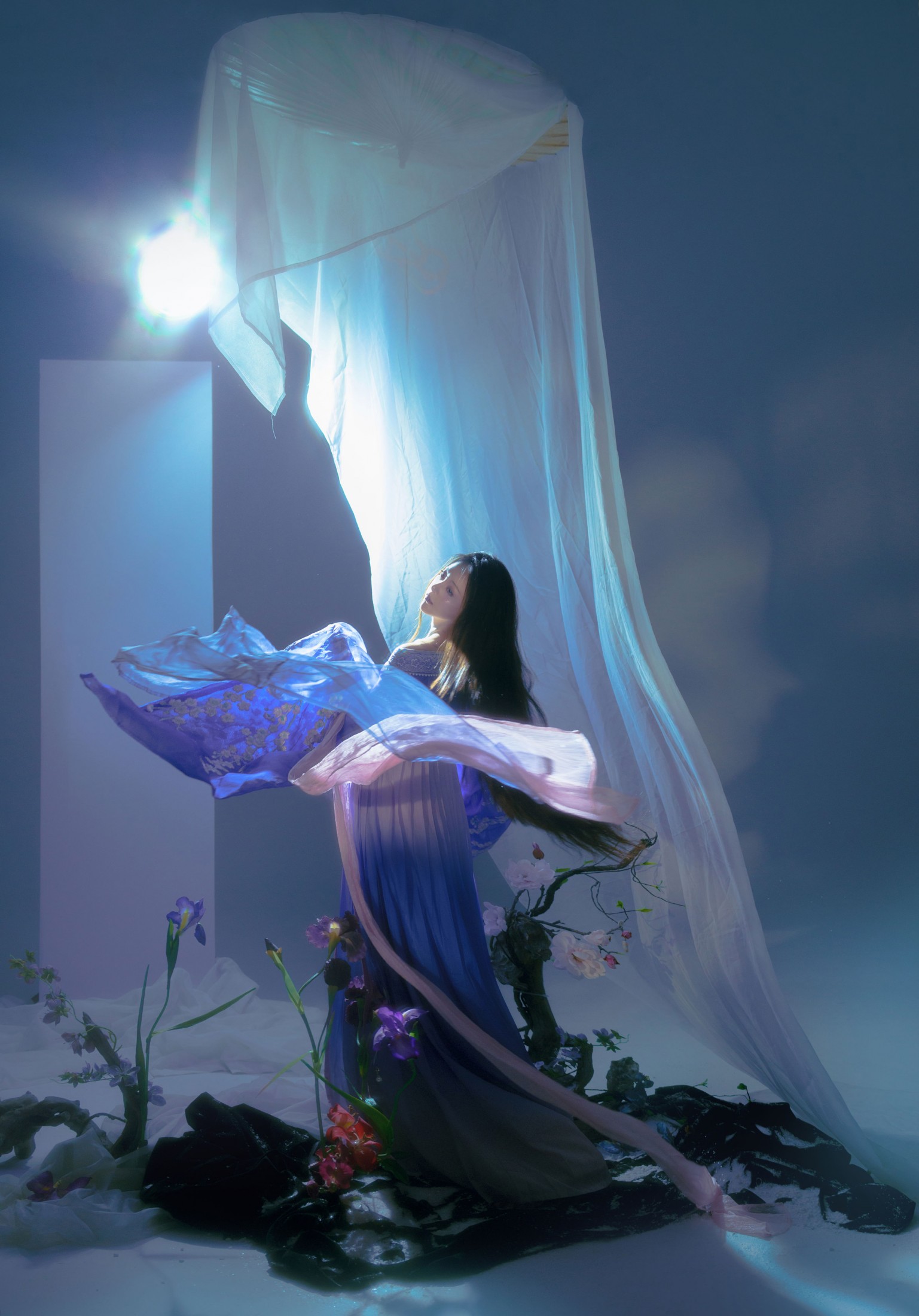 煜月是兔兔 – 《月下鸢尾》[13P]