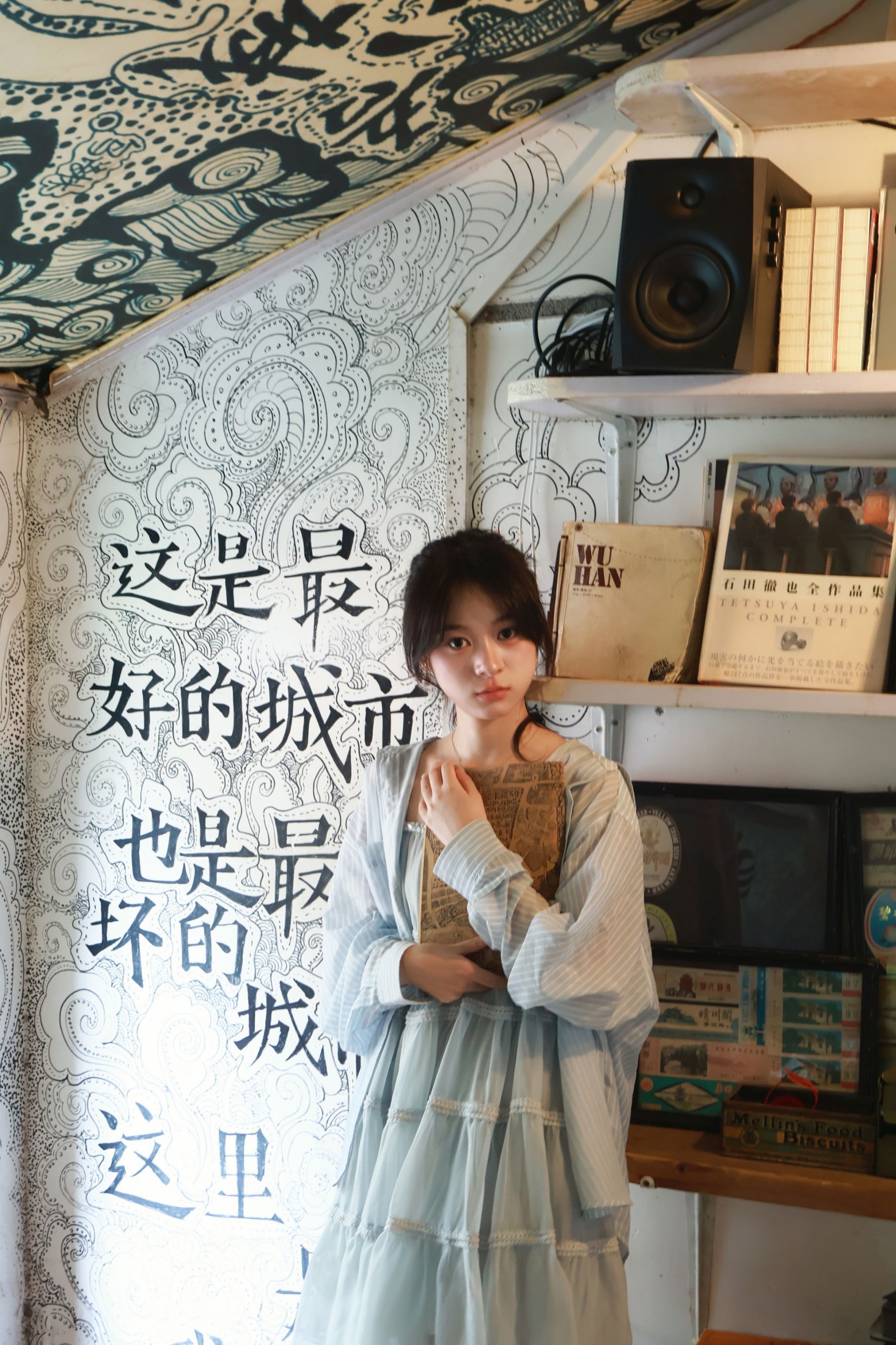 雪雪2233 – 《咖啡馆随拍》[21P]