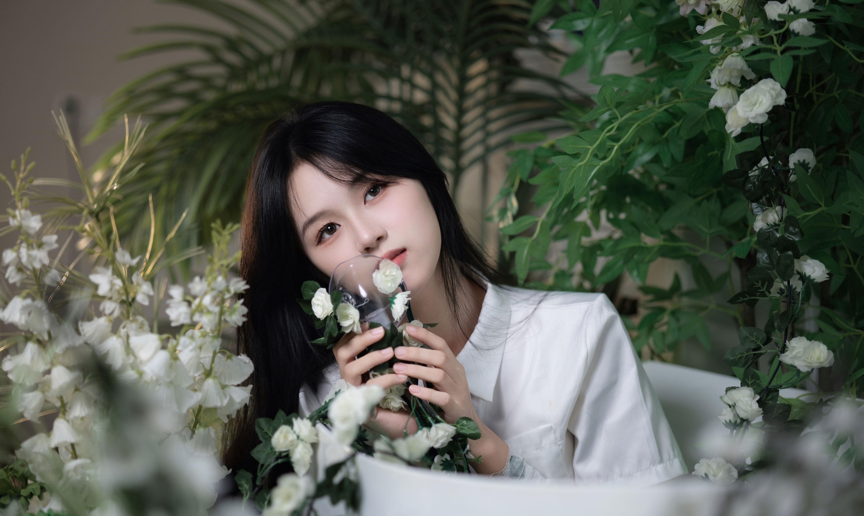 犯困小羊 – 《花吃了那女孩》[9P]