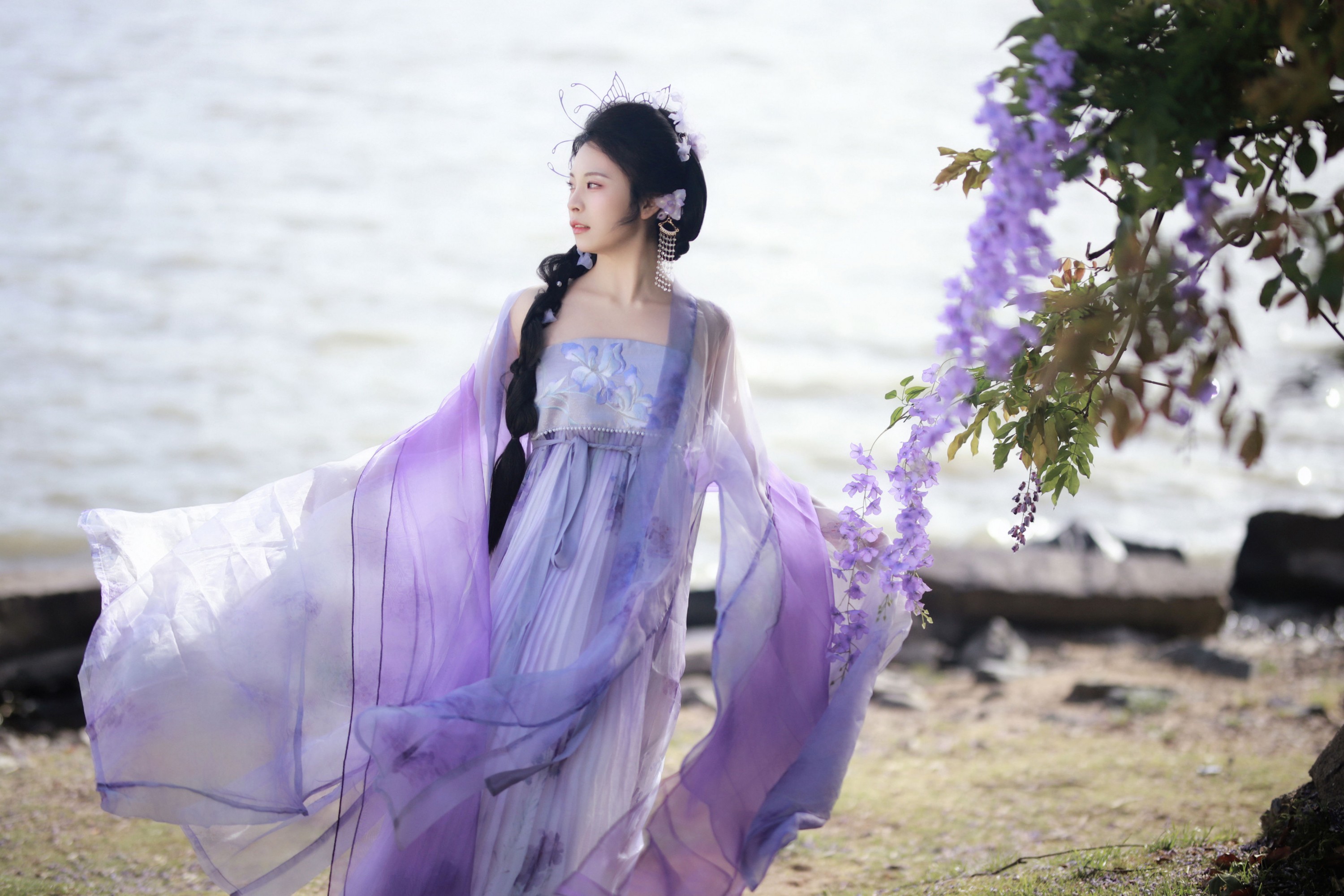 – 《紫藤花开》[11P]