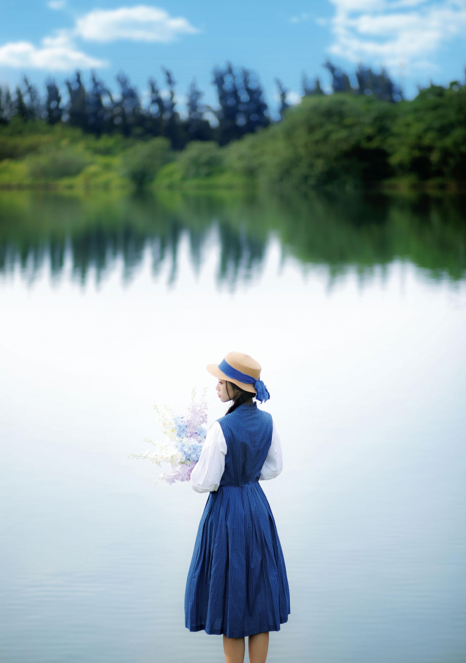 – 《湖边的少女》[16P]