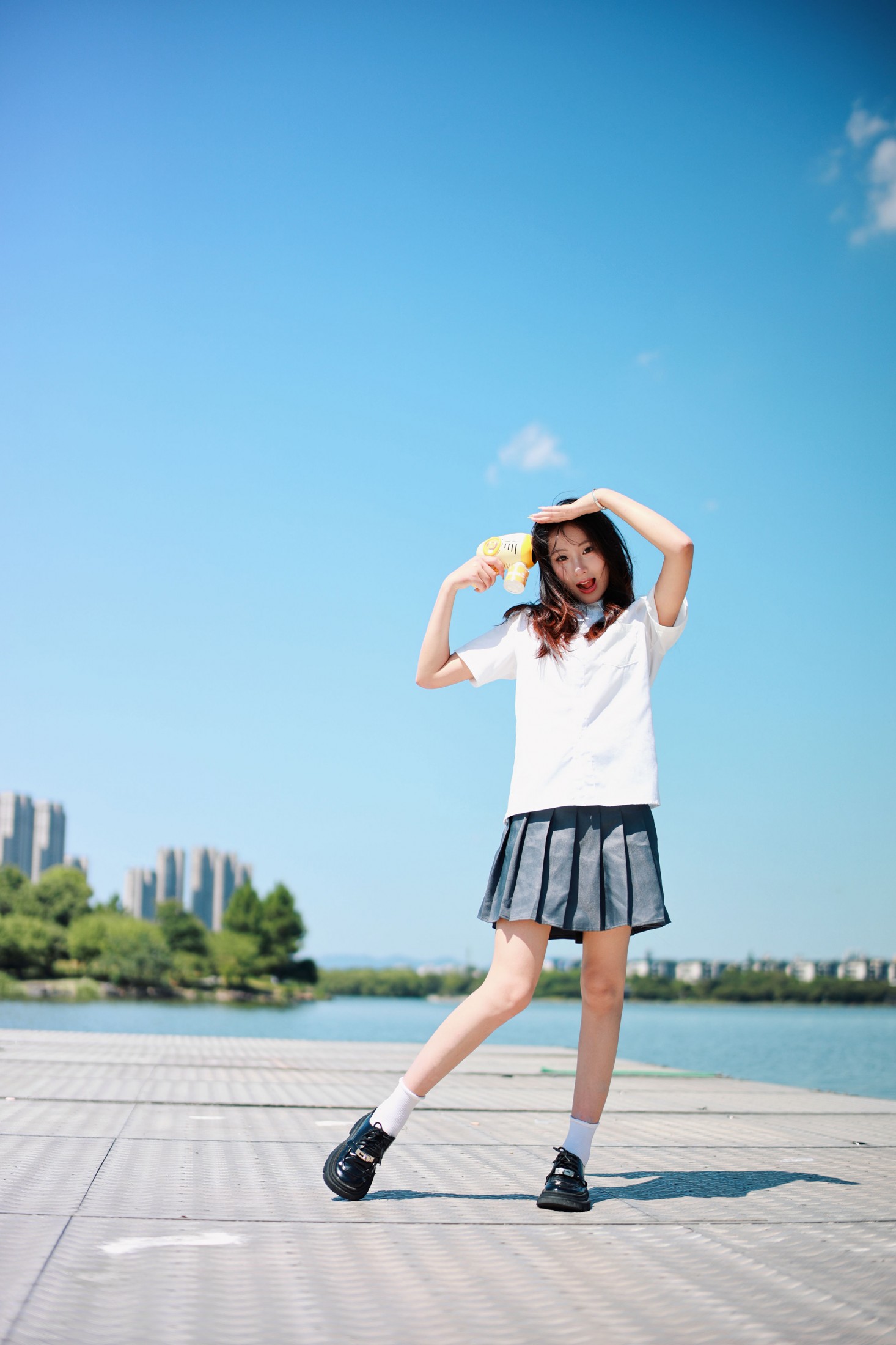 小u – 《湖边日系jk》[33P]