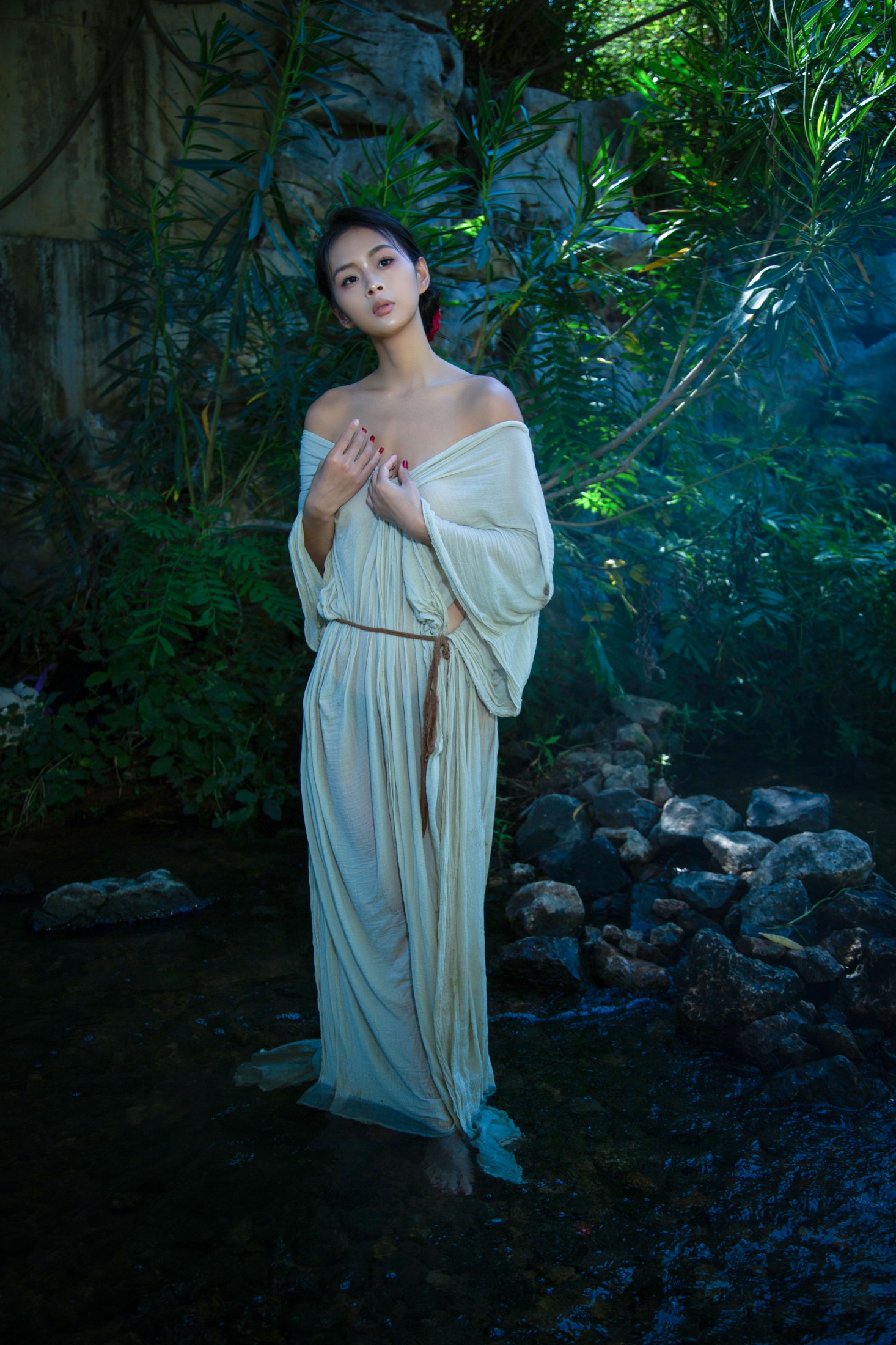 小江 – 《溪水边的女孩》[17P]