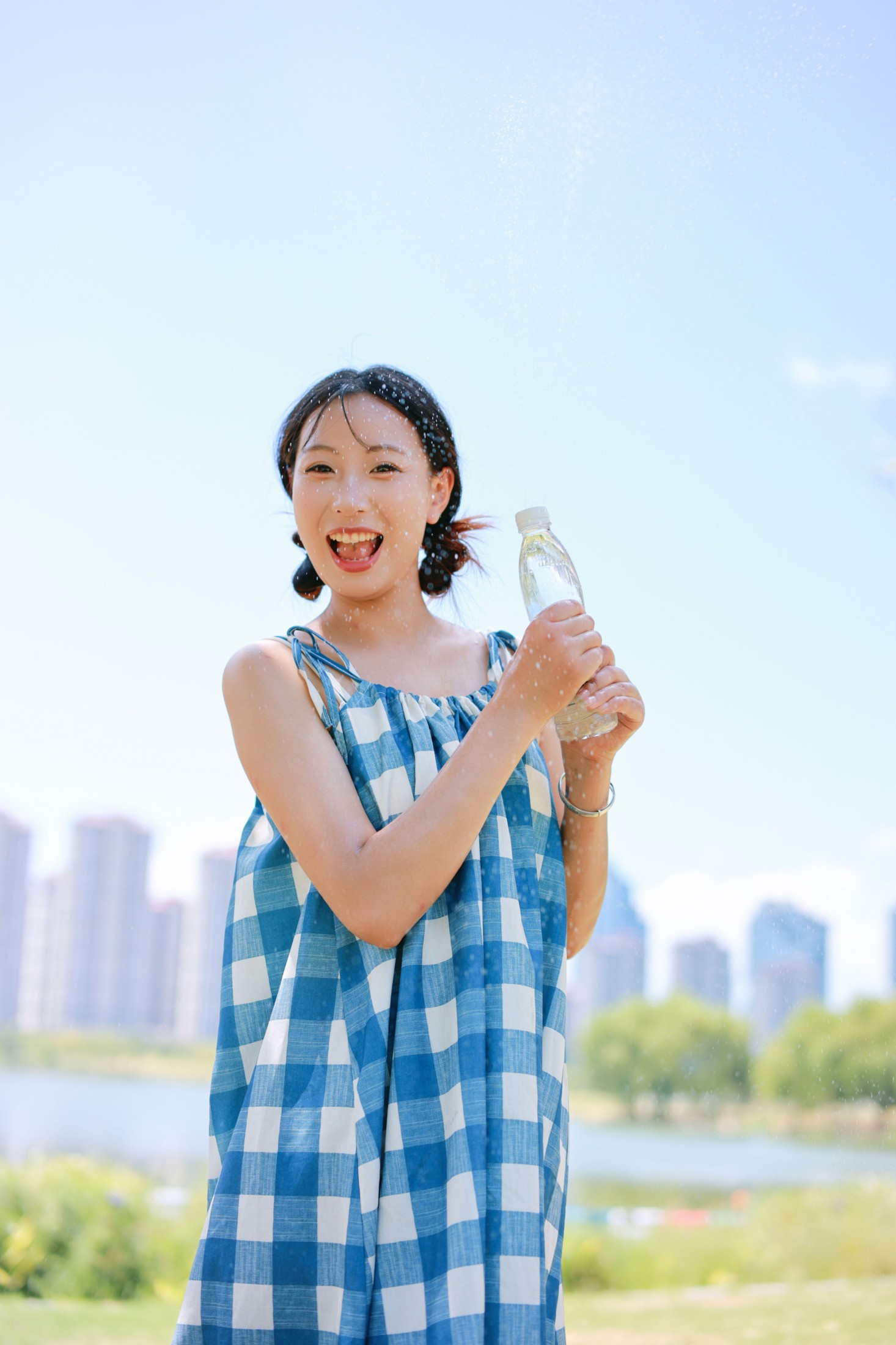 小u – 《蓝格子沙滩》[25P]