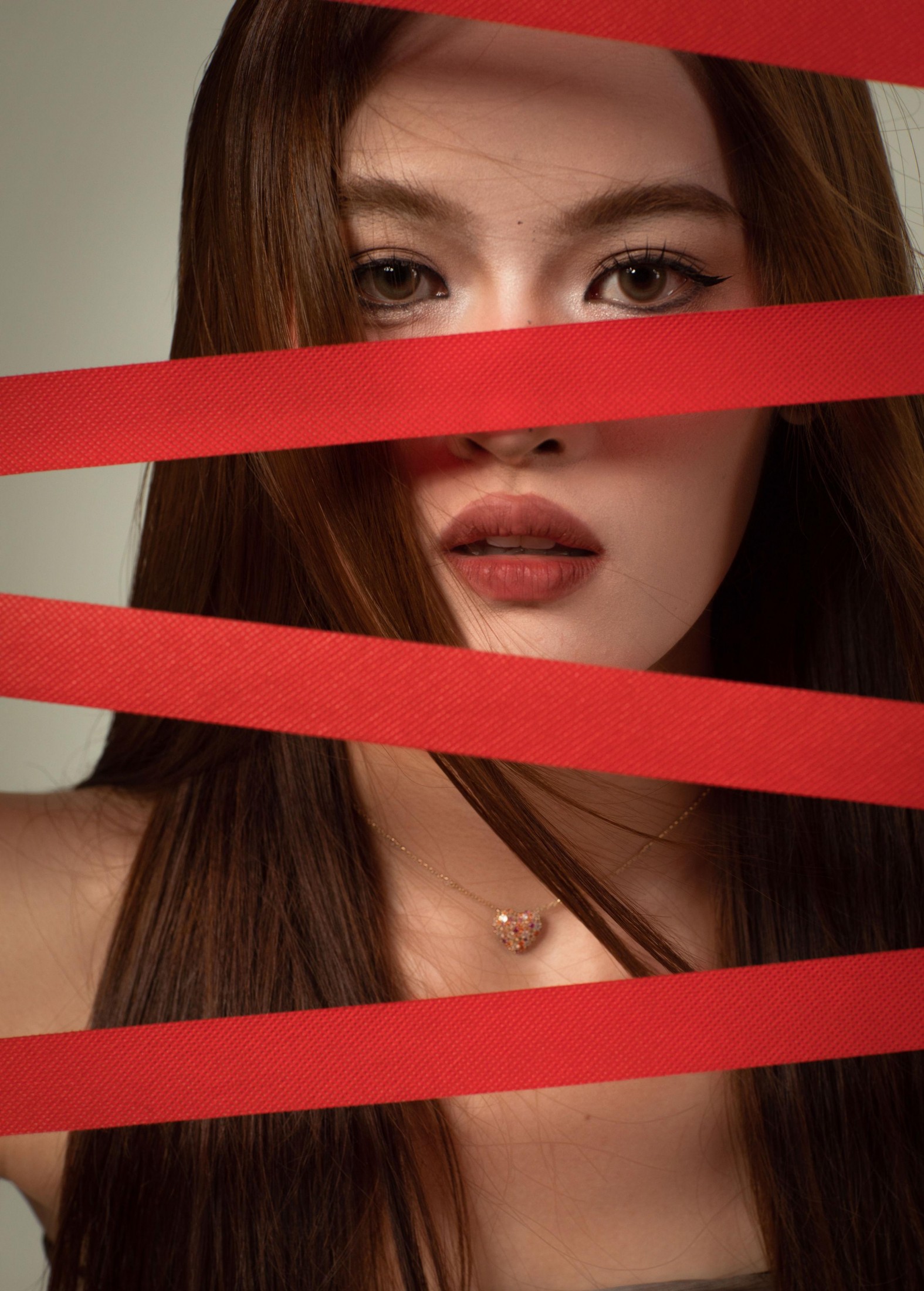 Ui妮. – 《束缚》[9P]