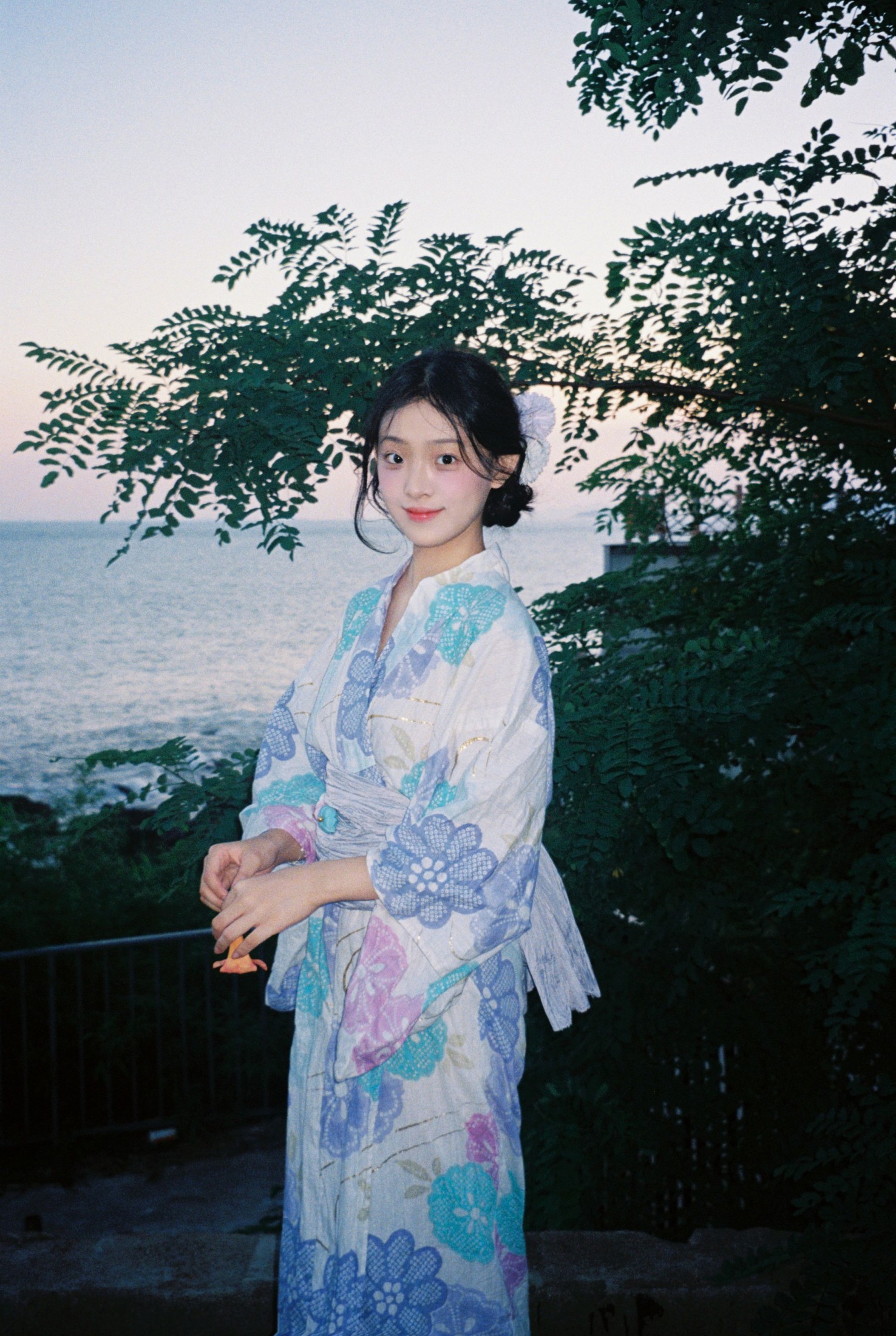 一尾鱼 – 《于是夏天在我身后落下》[10P]