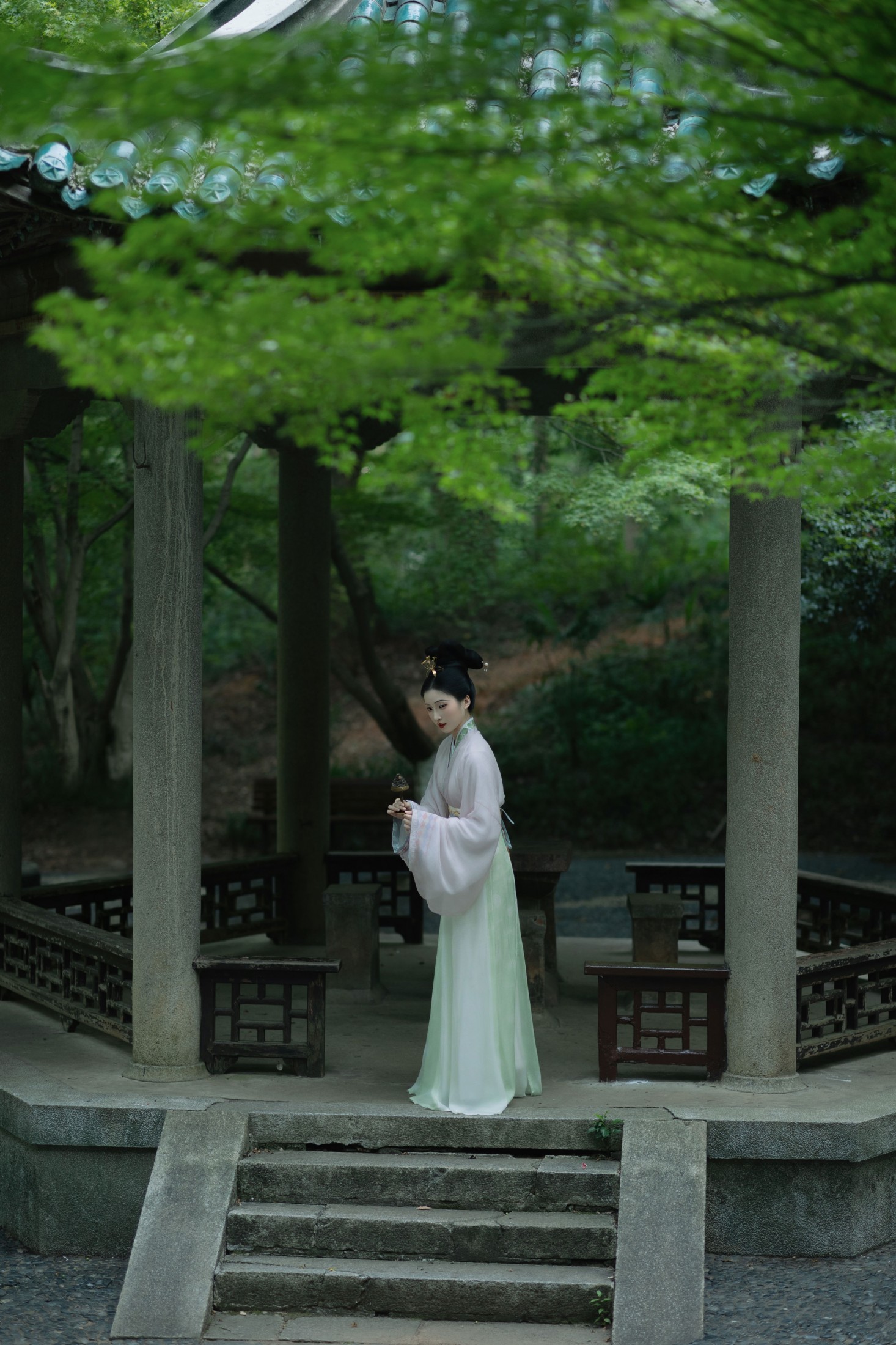 企鹅融融 – 《山中小憩》[50P]