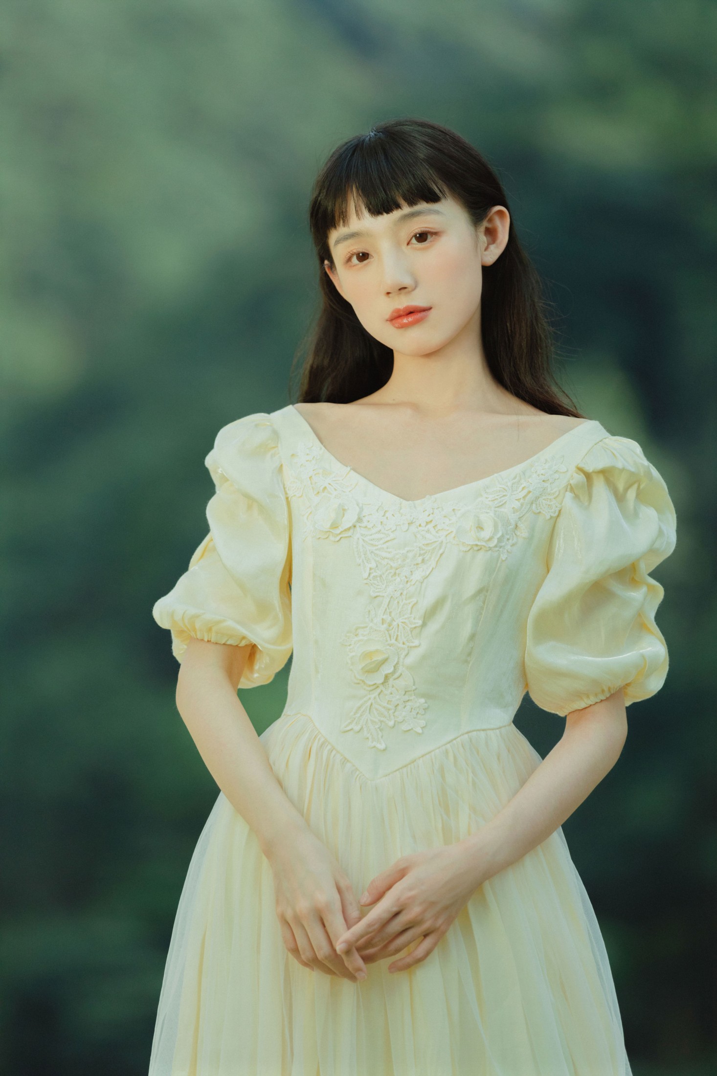 – 《阳光与裙角》[32P]