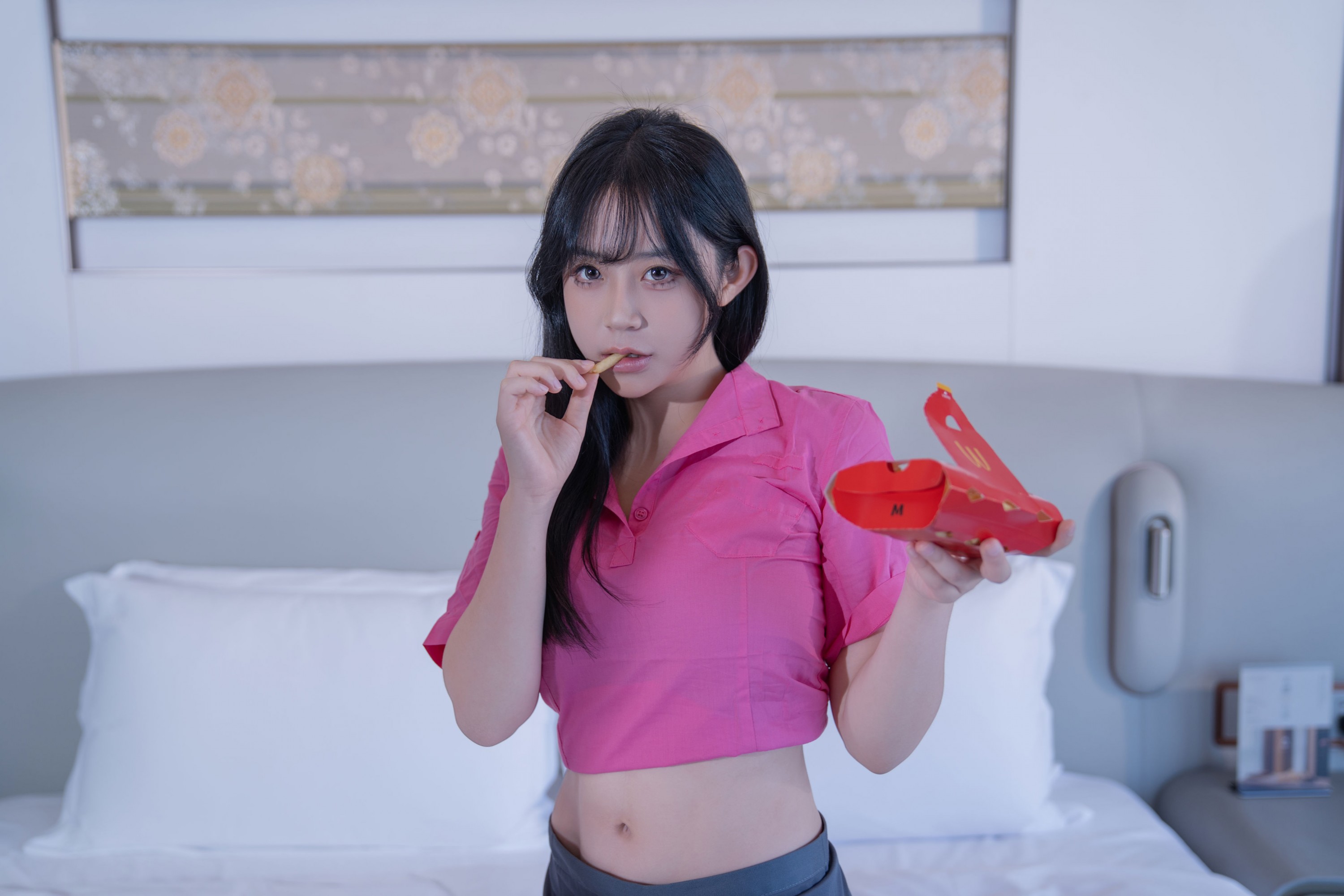 一元同学Jodie – 《绯色慵懒：独处时光的微醺格调》[45P]