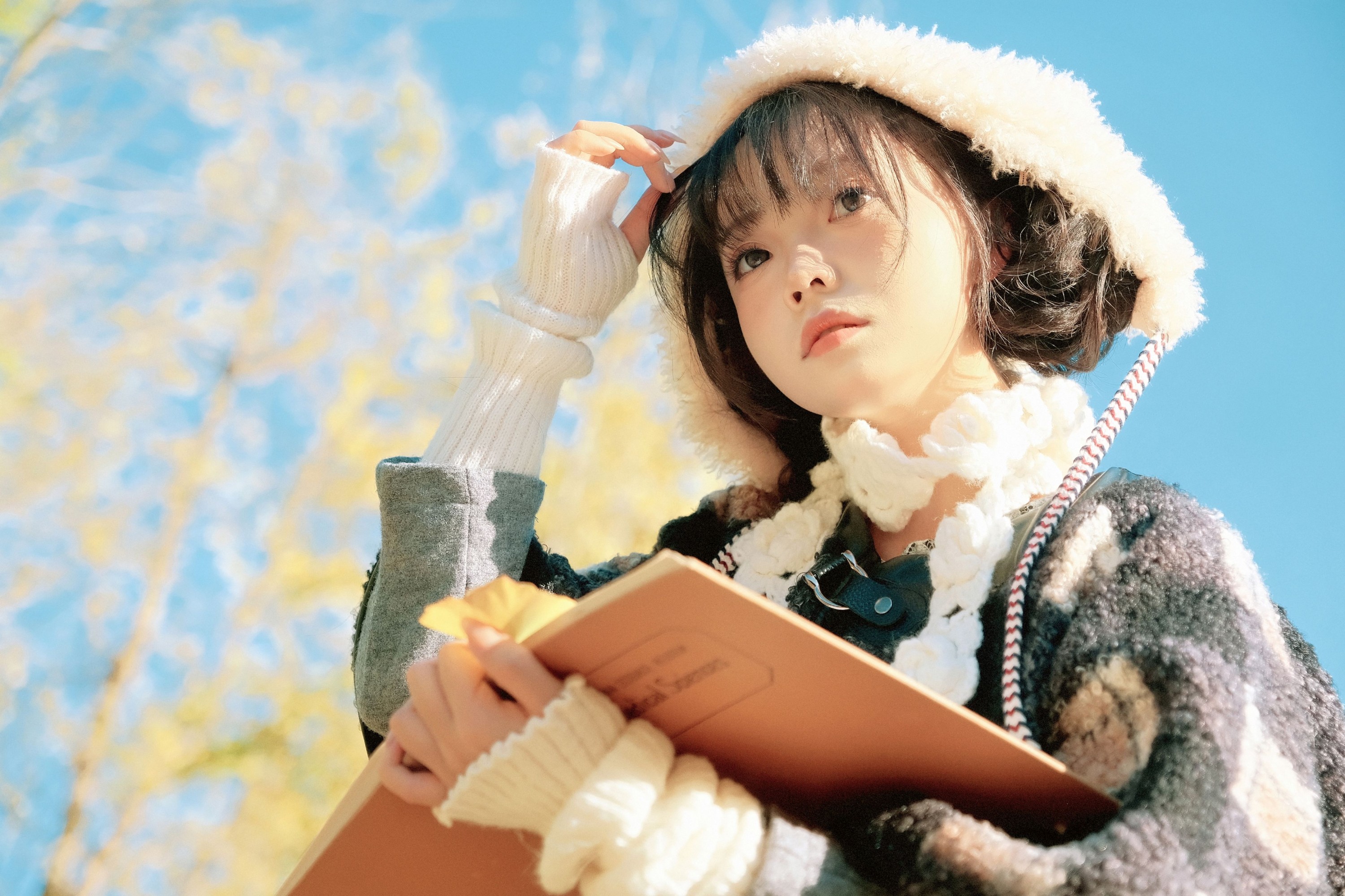 贝贝不睡觉 – 《深秋》[27P]