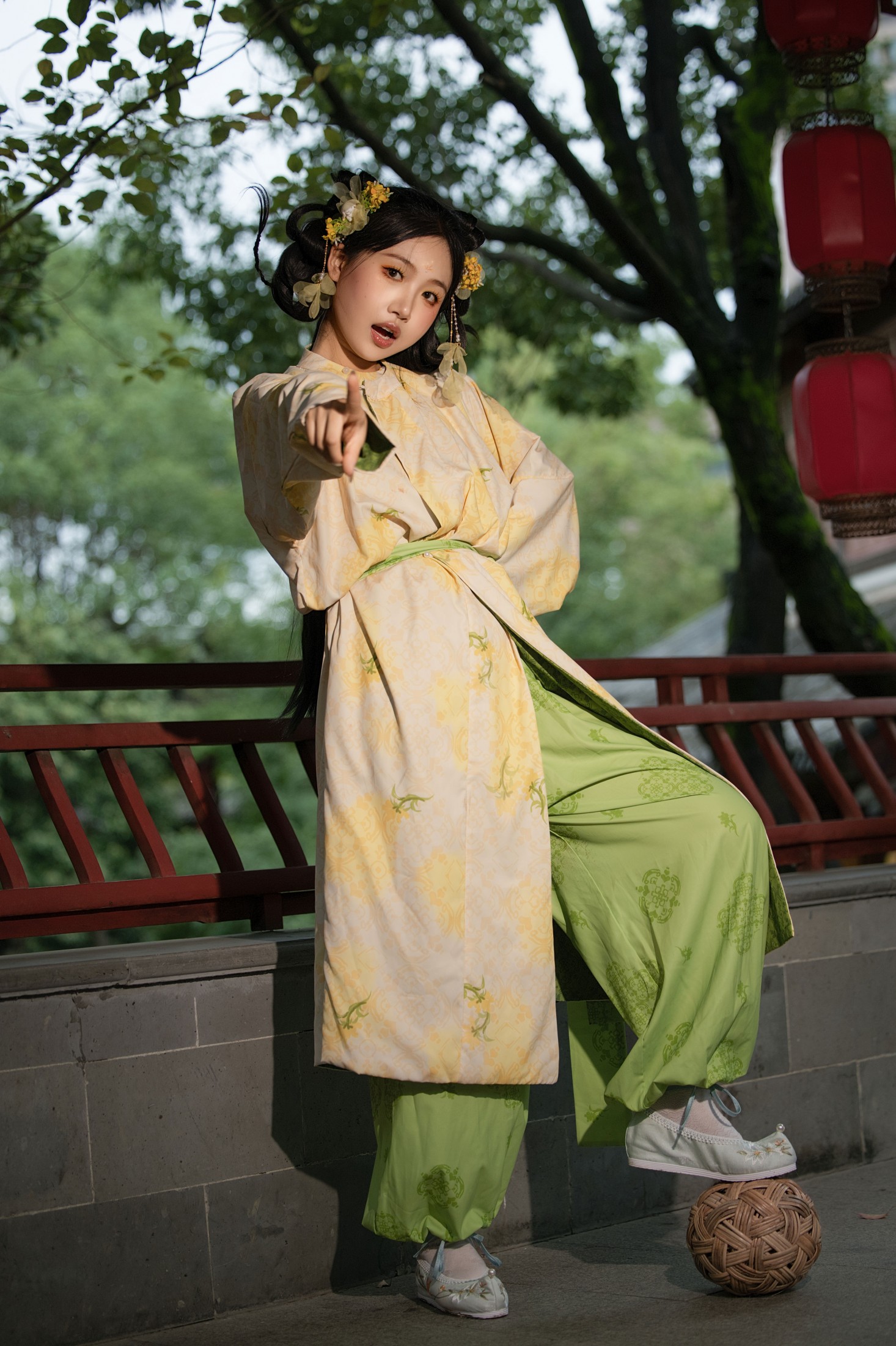 玉彤 – 《踏青去也～》[16P]