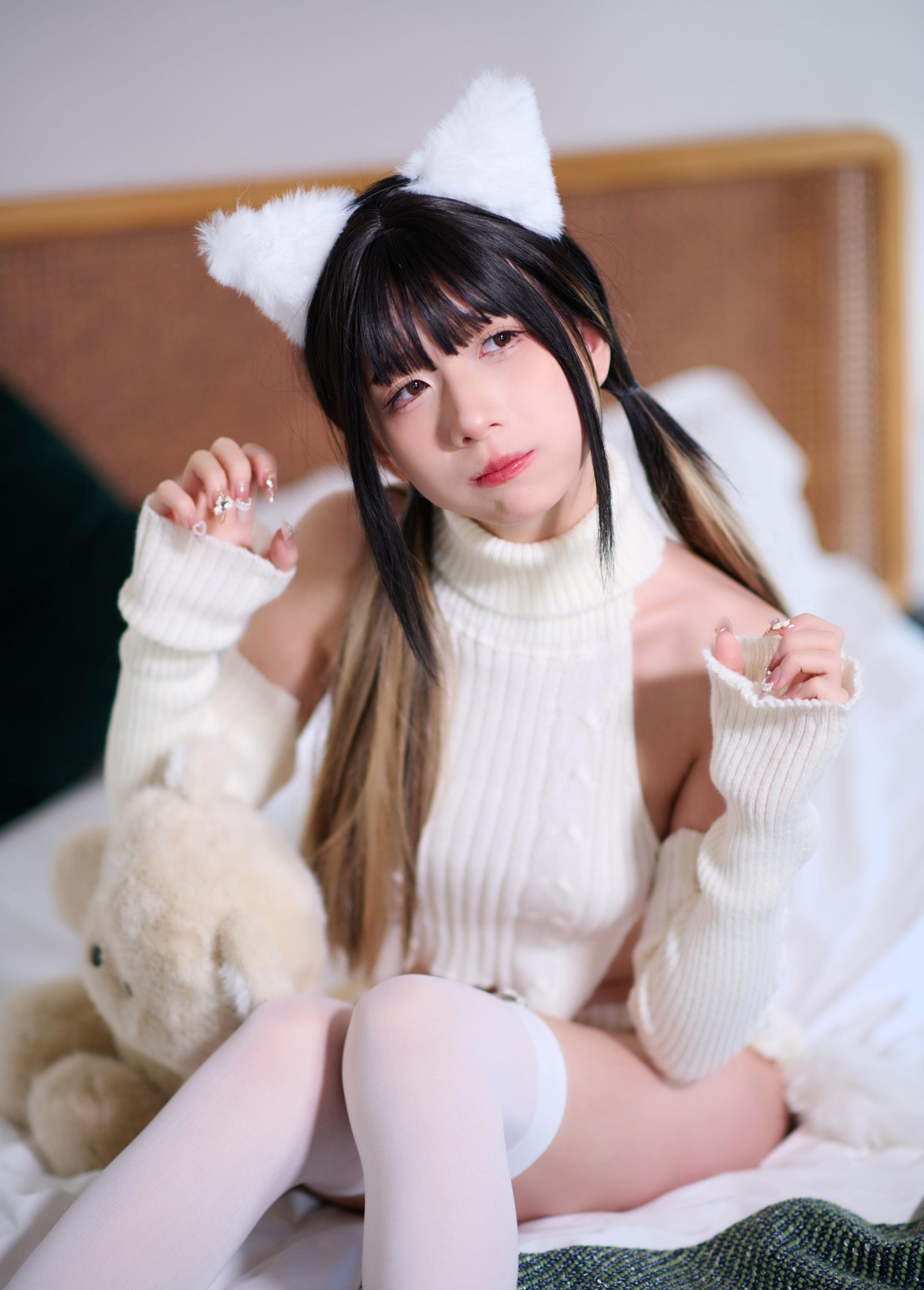 琴玖久 – 《居家小猫娘 白猫版》[19P]