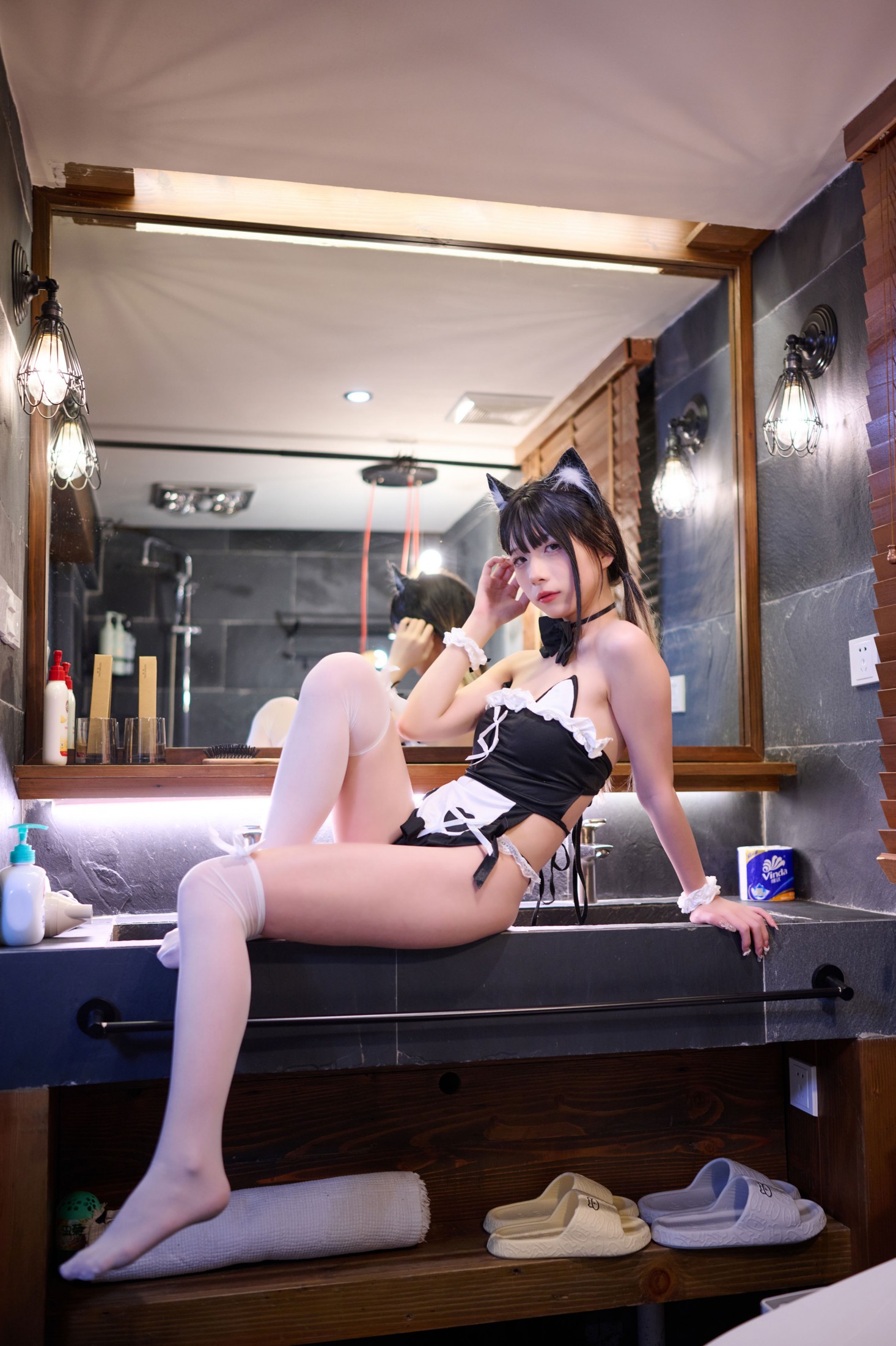 琴玖久 – 《小猫娘的午后》[18P]