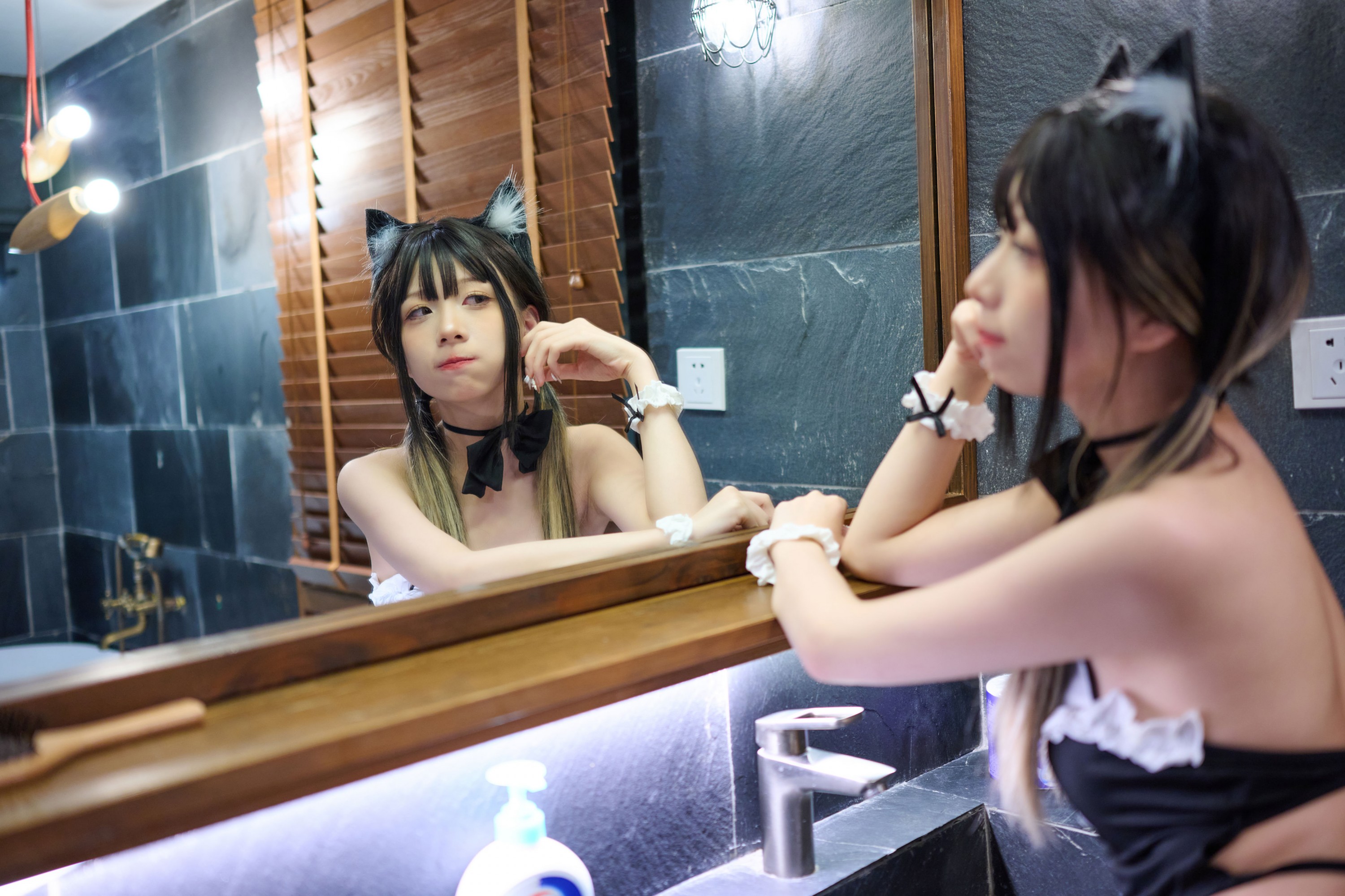 琴玖久 – 《小猫娘的午后》[18P]