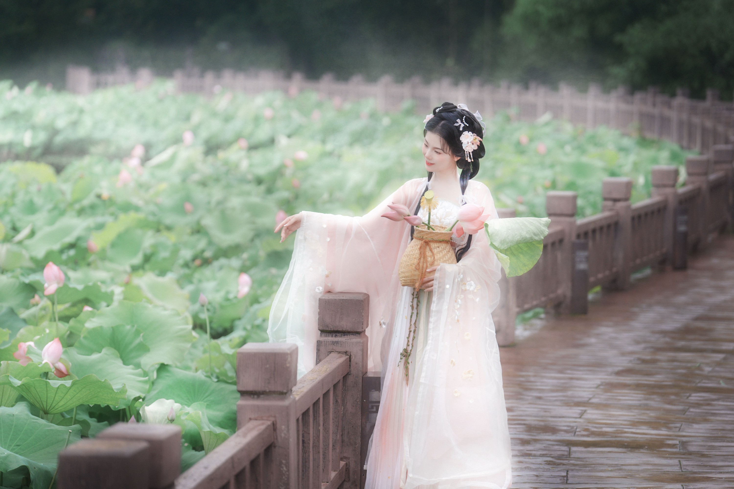 洛宁-唐 – 《古风人像拍摄-荷花》[19P]