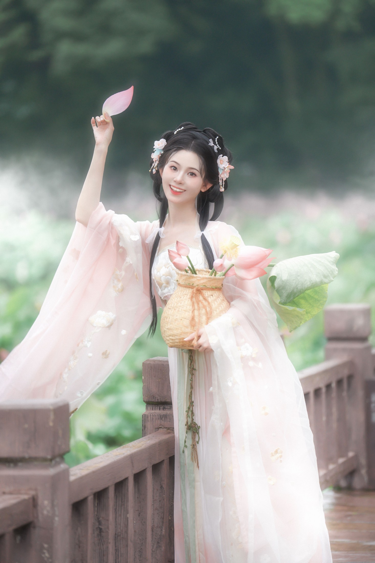 洛宁-唐 – 《古风人像拍摄-荷花》[19P]