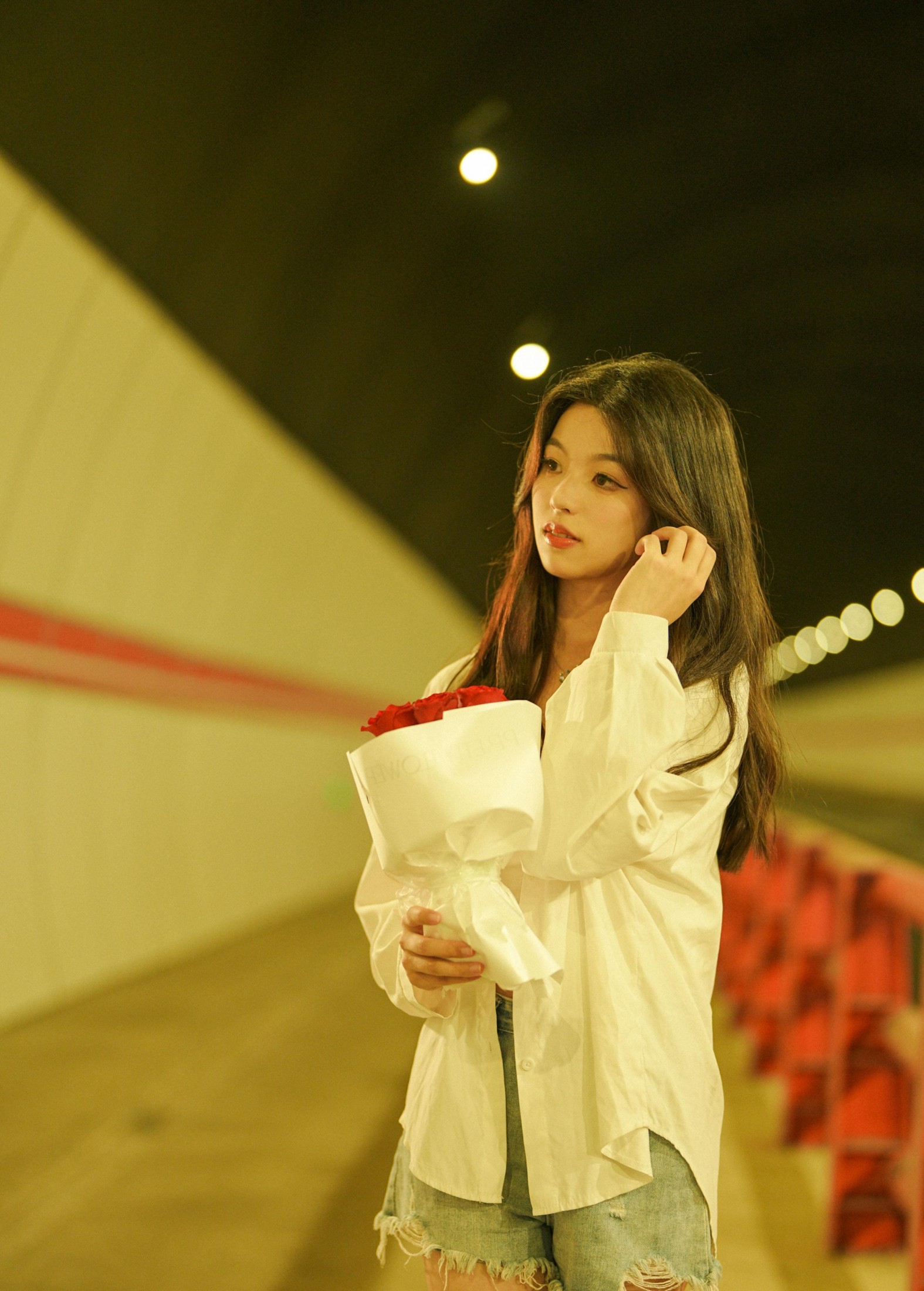 杨琳 – 《隧道港风人像拍摄-杨琳》[17P]