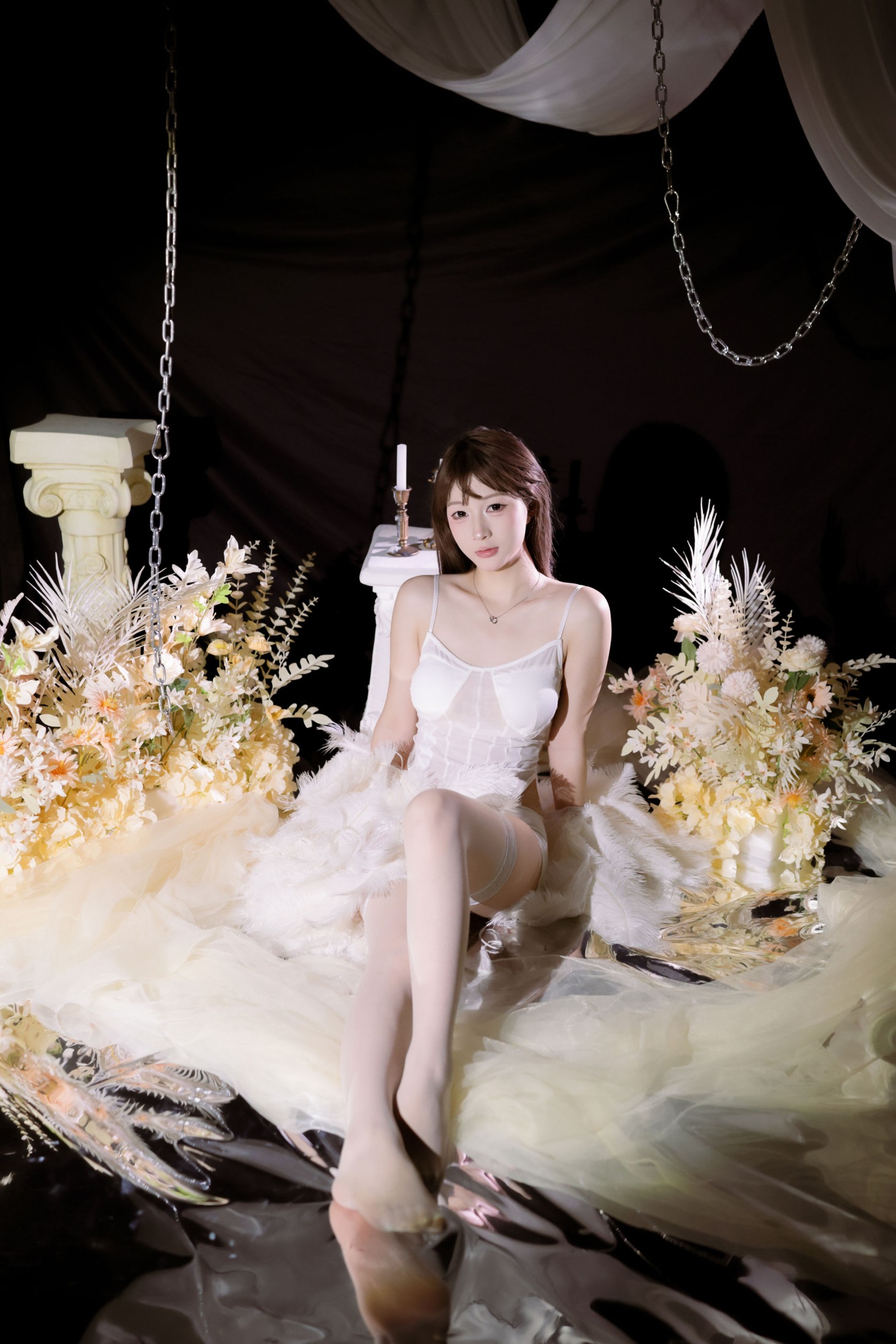 LILY – 《光和羽毛》[36P]