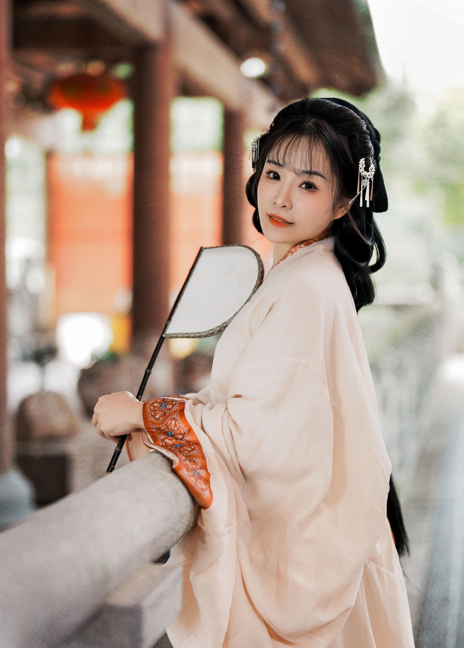 joy777又又 – 《古风人像拍摄-圣泉寺-欢欢》[13P]