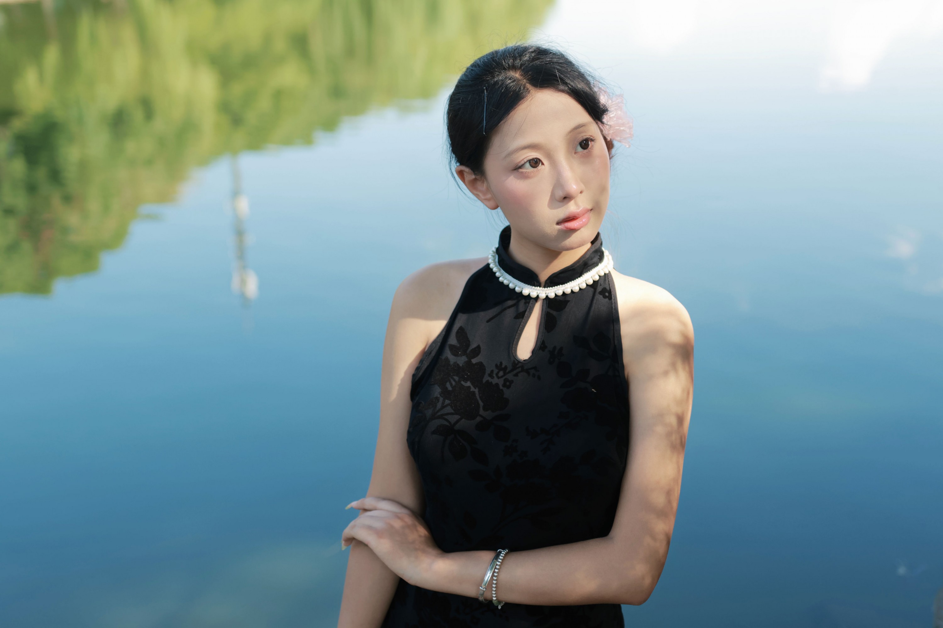 小u – 《湖边旗袍》[46P]