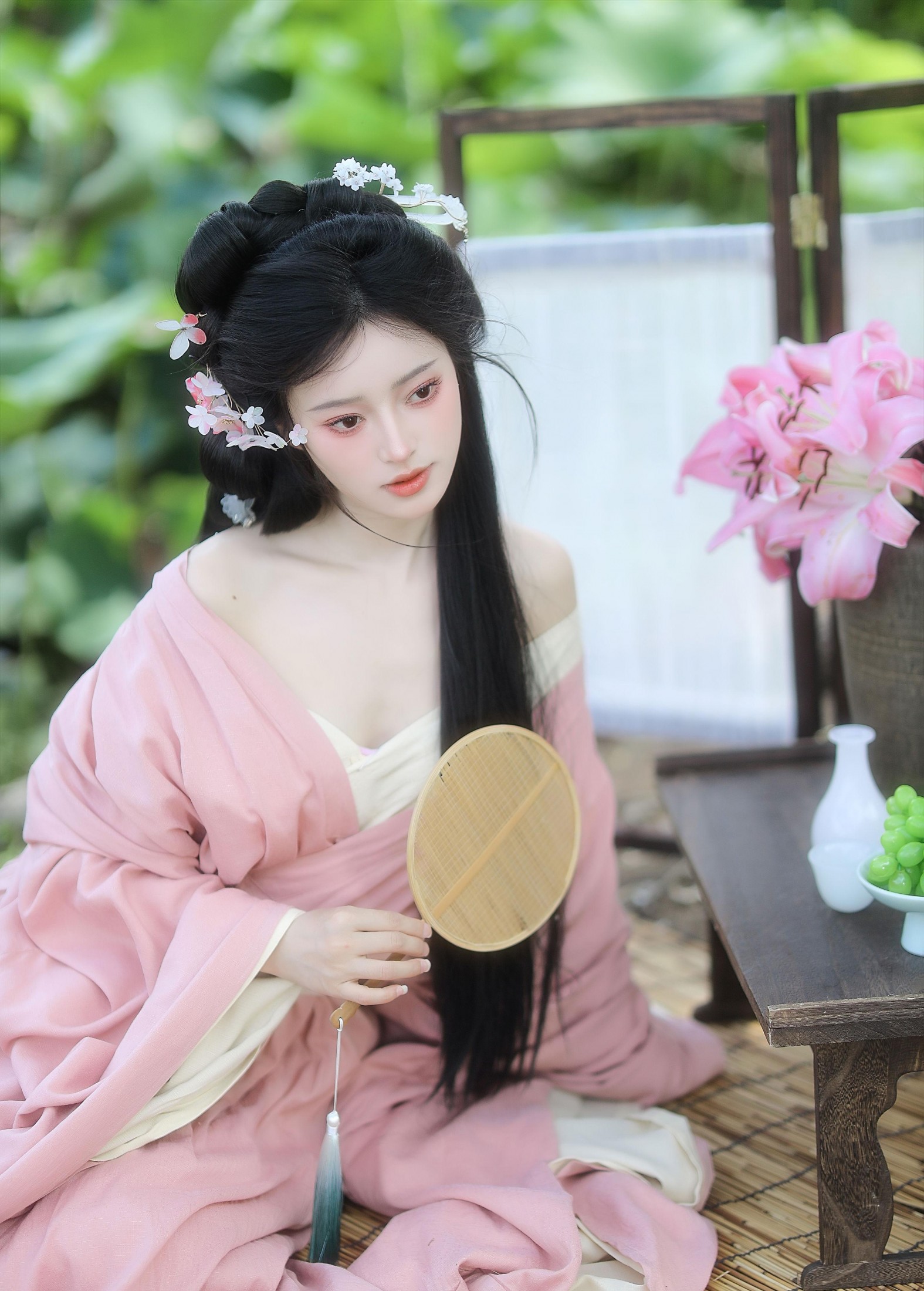 乔乔不说话 – 《荷中花》[9P] 插图2