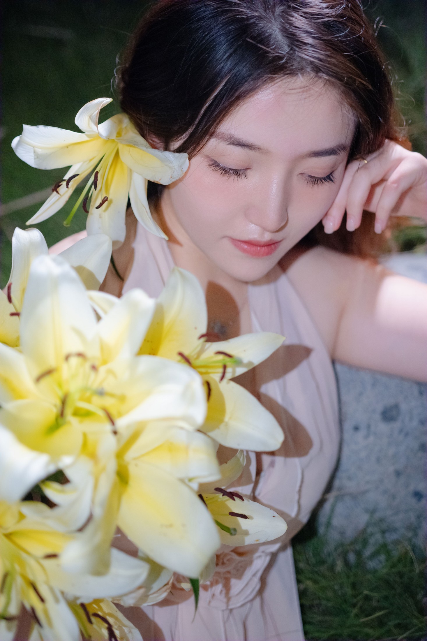 芭乐子 – 《盛开的百合花之夜》[43P]