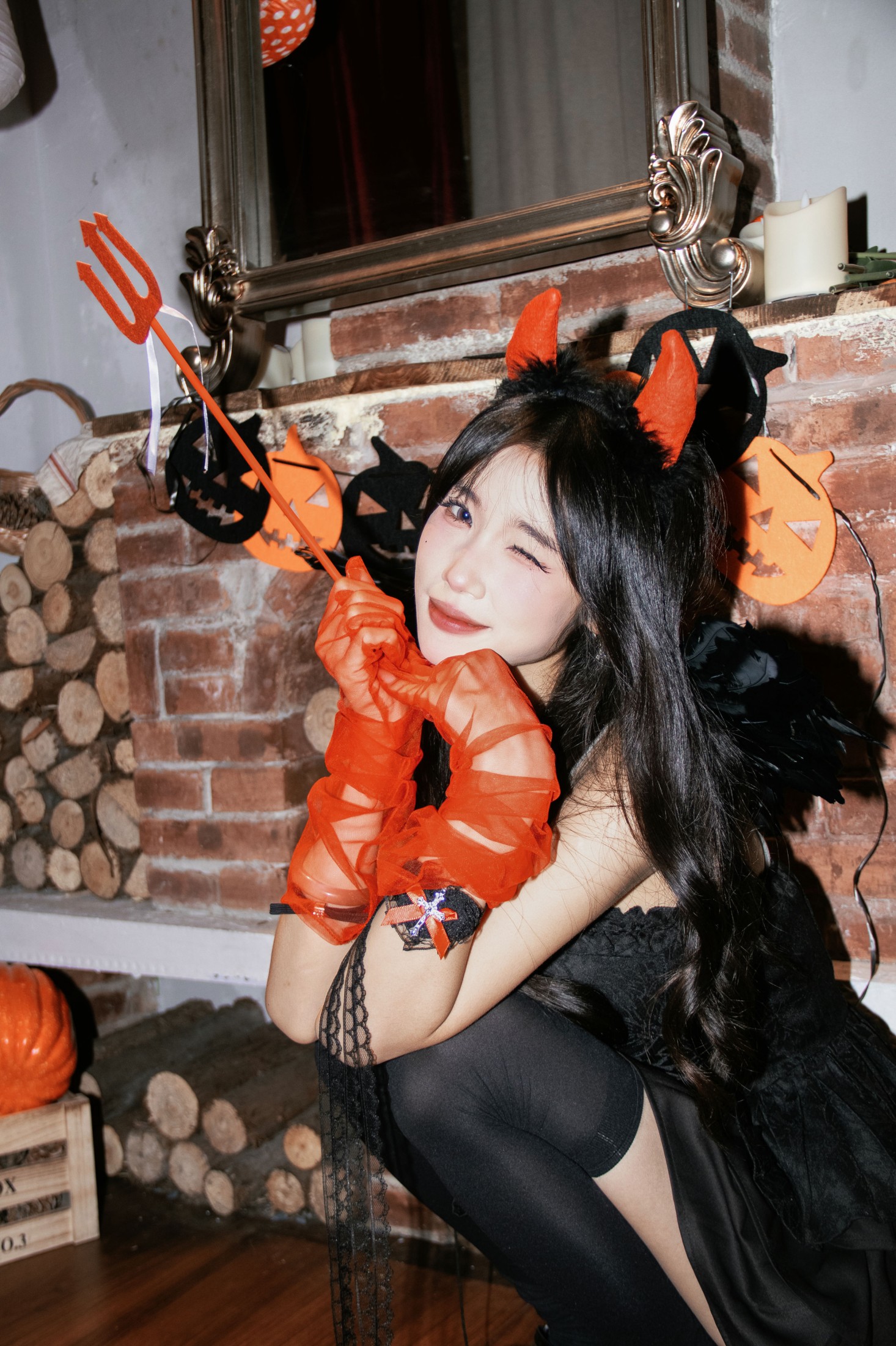 小欣吃不饱 – 《小恶魔》[13P]